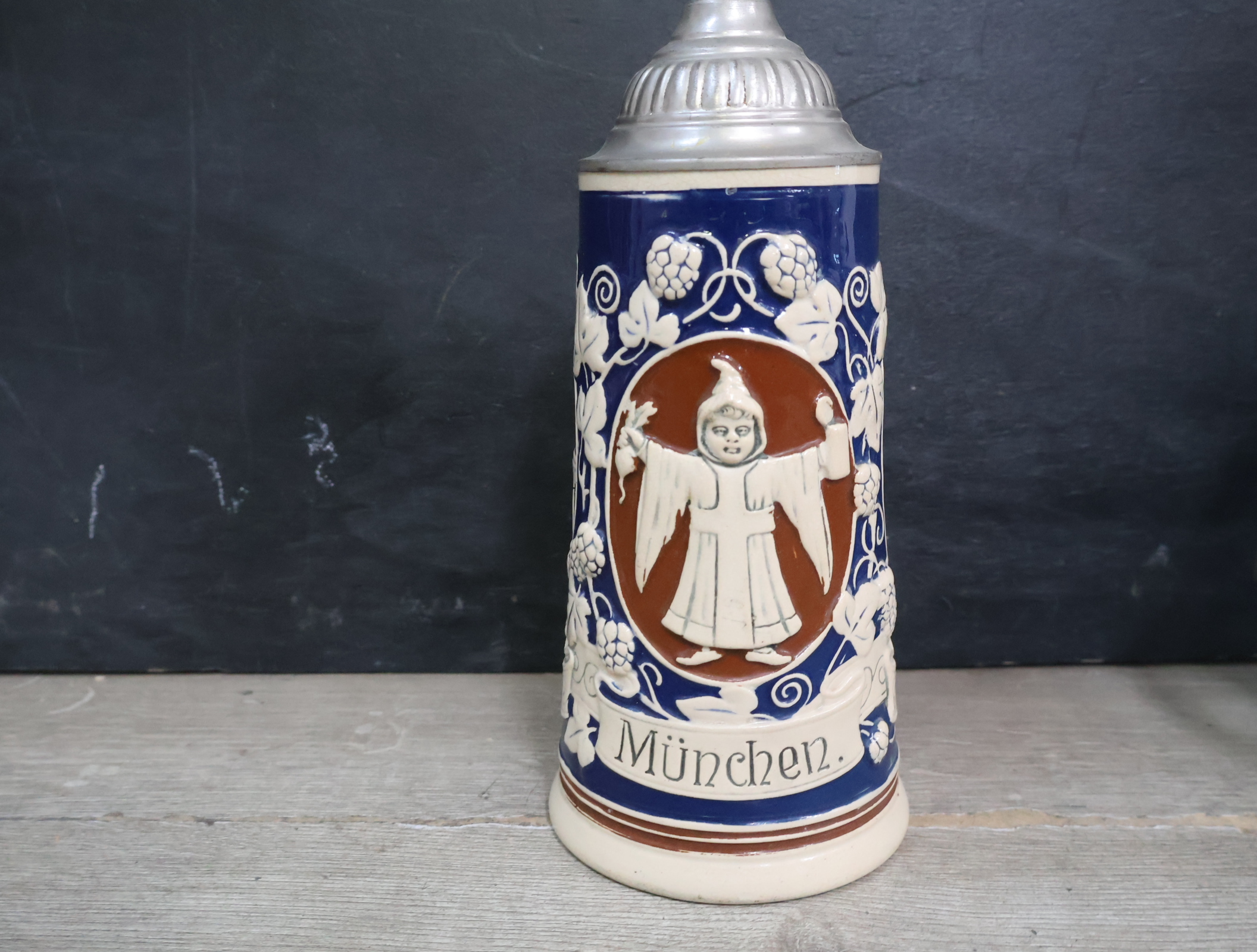 Set van 3 Duitse bierpullen met deksel – foto 9 – kavel bij GSD Auctions, Zoeterwoude