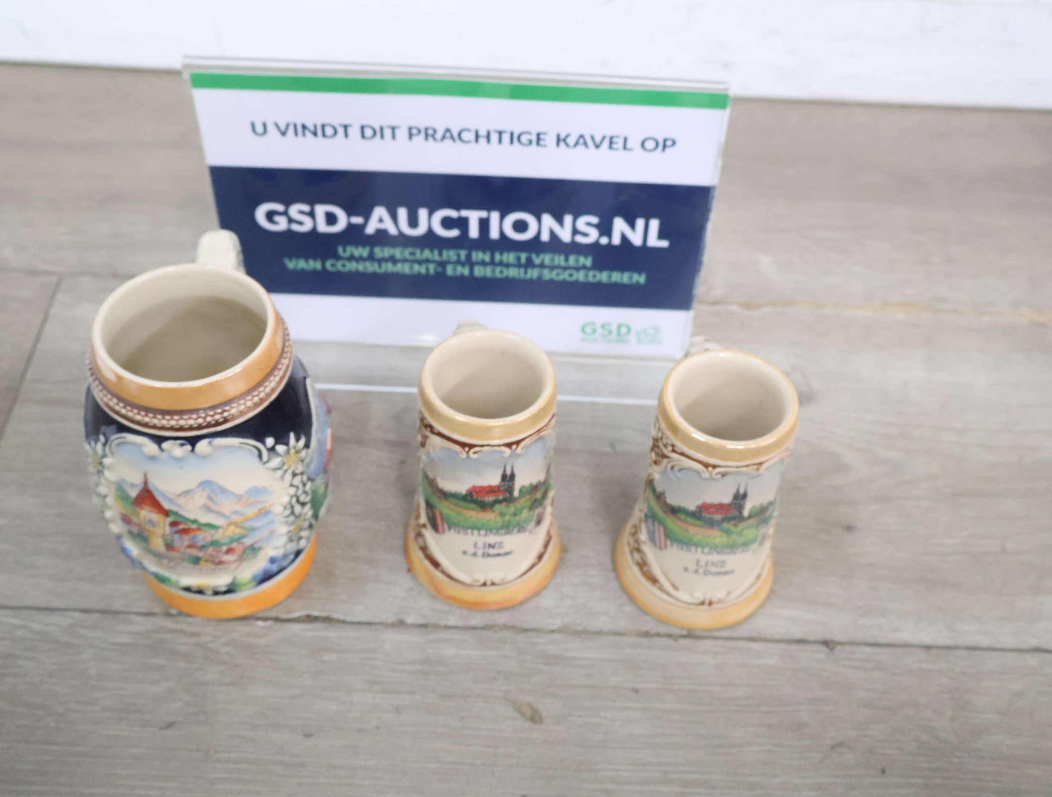 Set van drie decoratieve keramische bierpullen – foto 2 – kavel bij GSD Auctions, Zoeterwoude