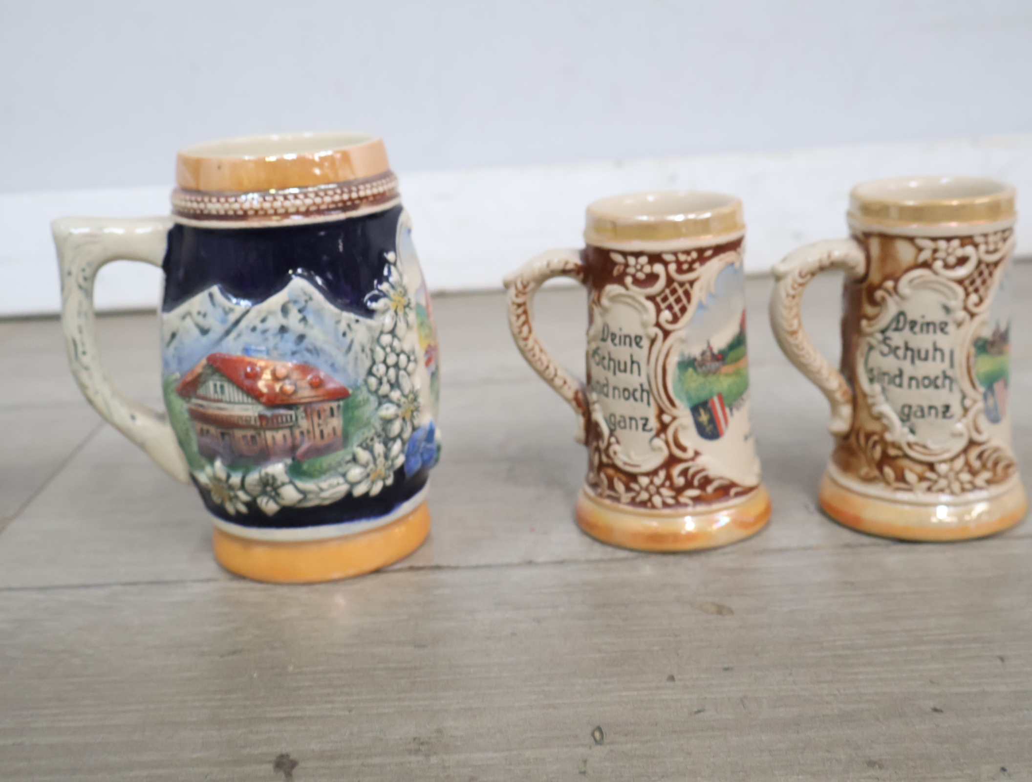 Set van drie decoratieve keramische bierpullen – foto 5 – kavel bij GSD Auctions, Zoeterwoude