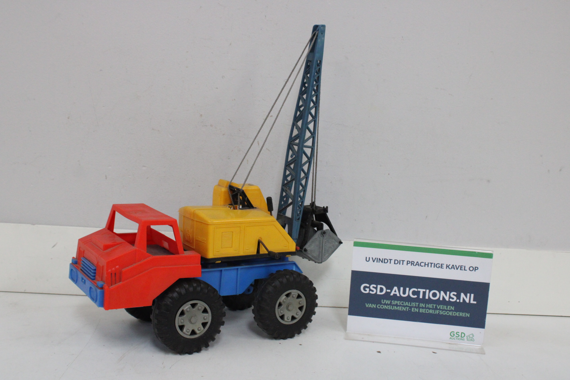 Speelgoed kraanwagen van kunststof – foto 2 – kavel bij GSD Auctions, Zoeterwoude
