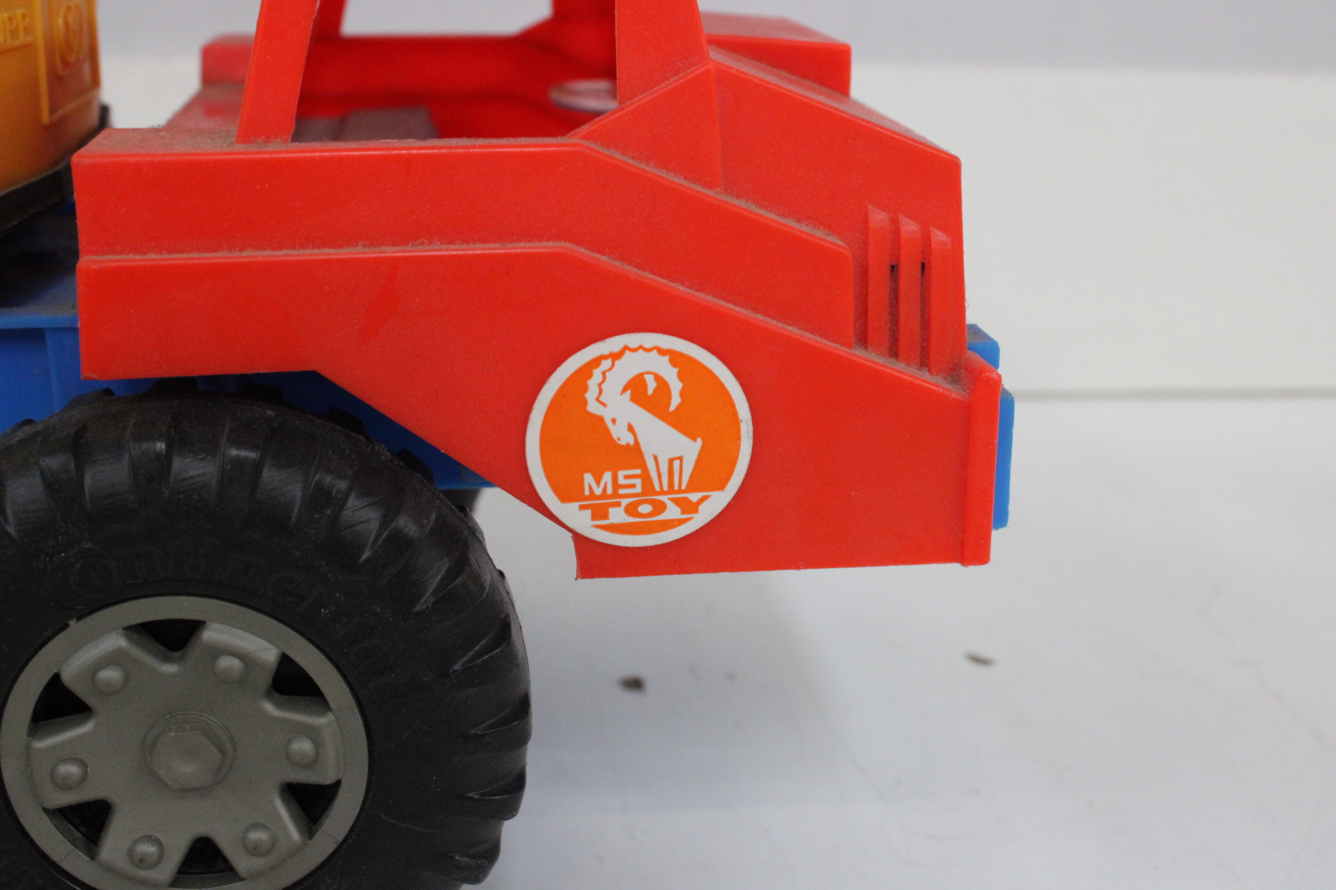Speelgoed kraanwagen van kunststof – foto 9 – kavel bij GSD Auctions, Zoeterwoude