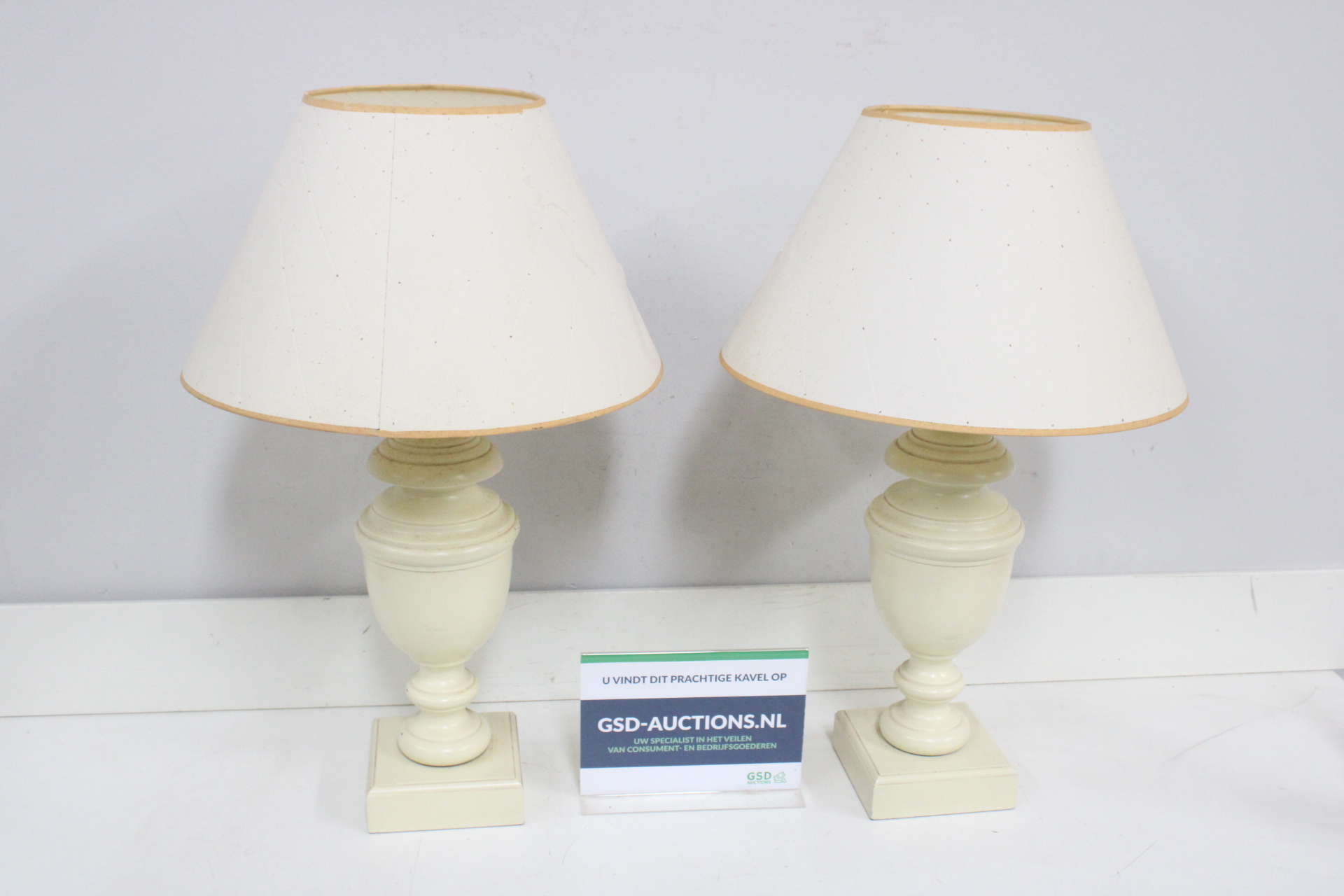 Set van 2 klassieke tafellampen – foto 3 – kavel bij GSD Auctions, Zoeterwoude