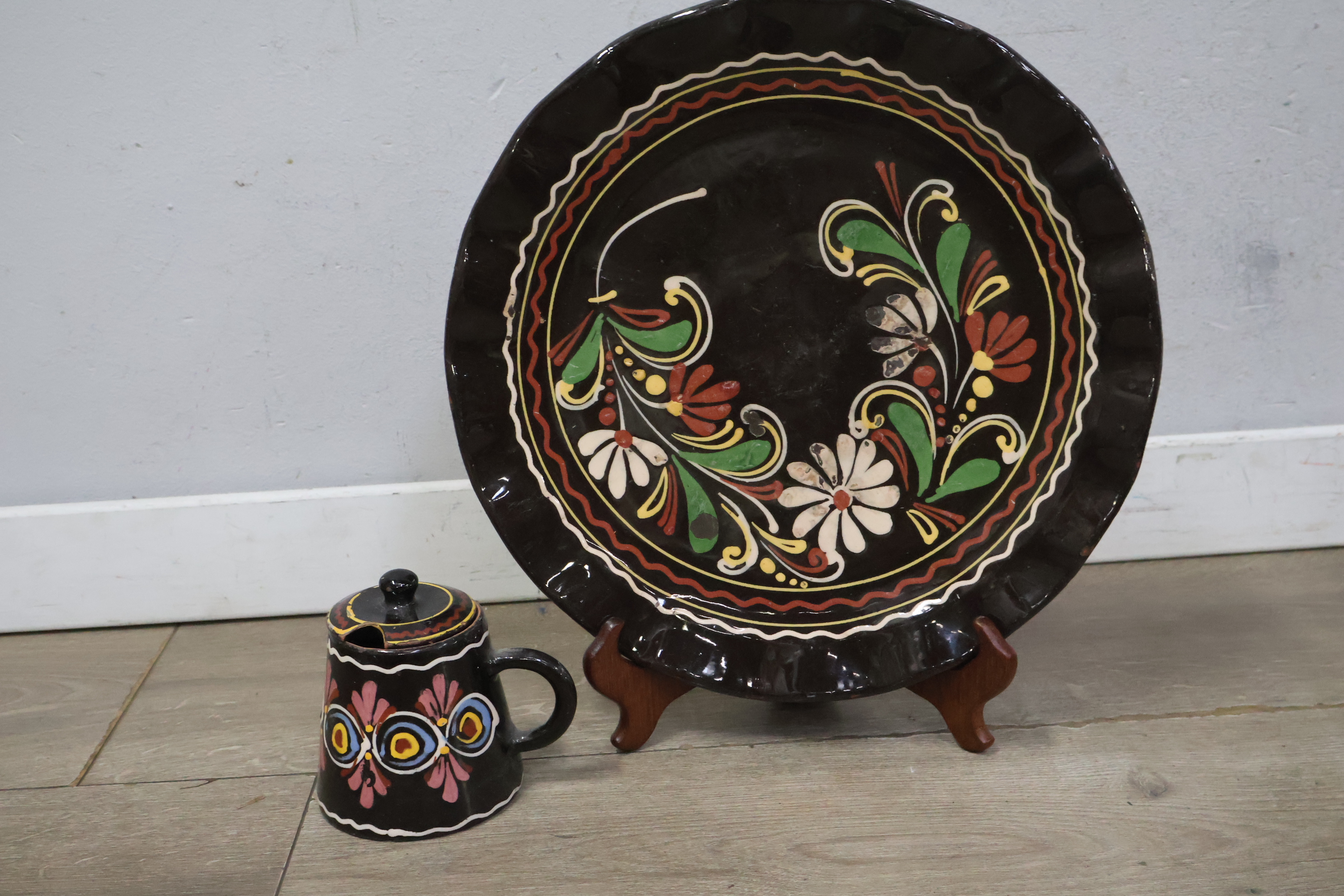 Vintage bloempotten, mokken, bord en melkkannetje'' – foto 5 – kavel bij GSD Auctions, Zoeterwoude