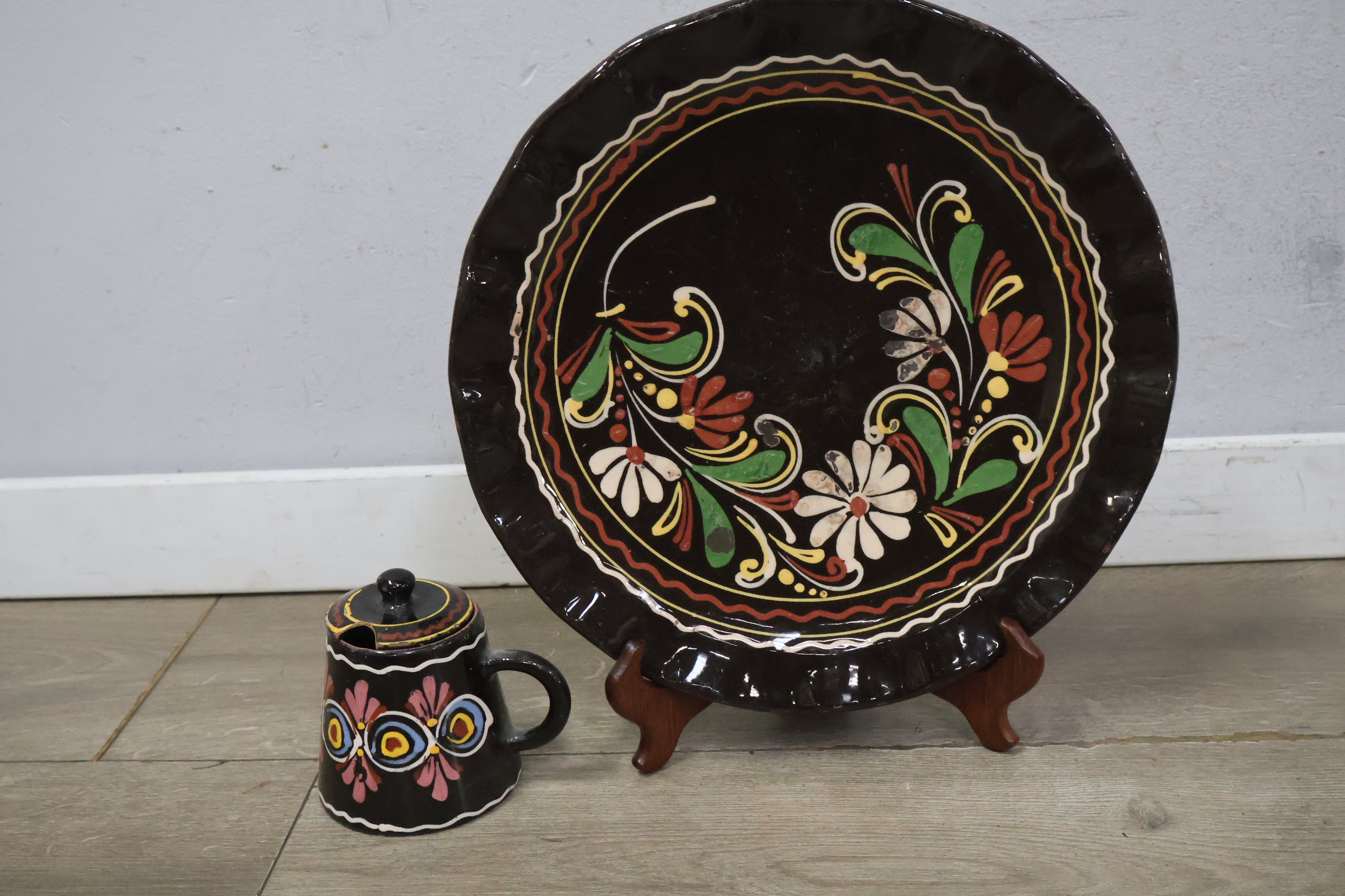 Vintage bloempotten, mokken, bord en melkkannetje'' – foto 6 – kavel bij GSD Auctions, Zoeterwoude
