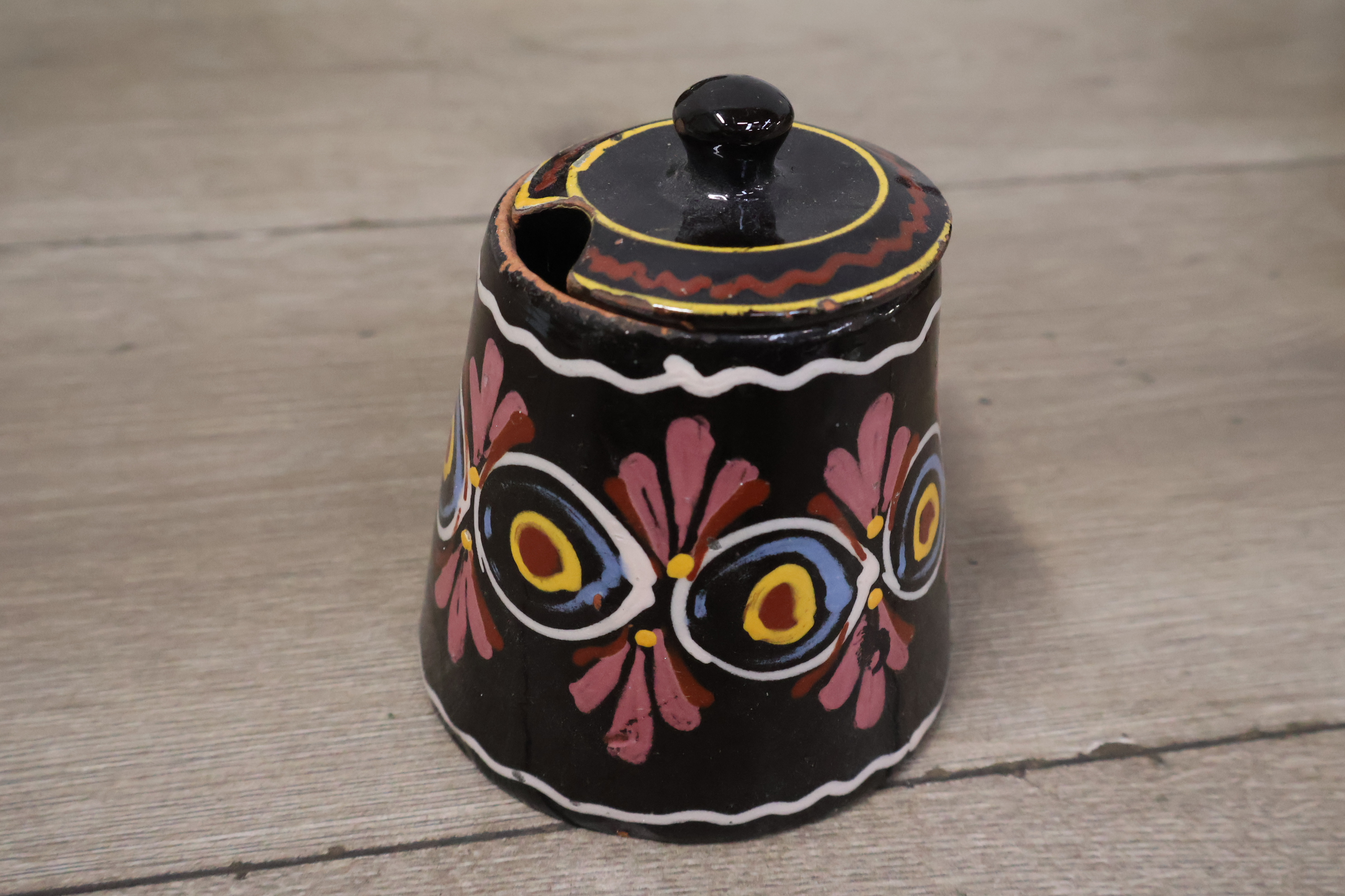Vintage bloempotten, mokken, bord en melkkannetje'' – foto 8 – kavel bij GSD Auctions, Zoeterwoude