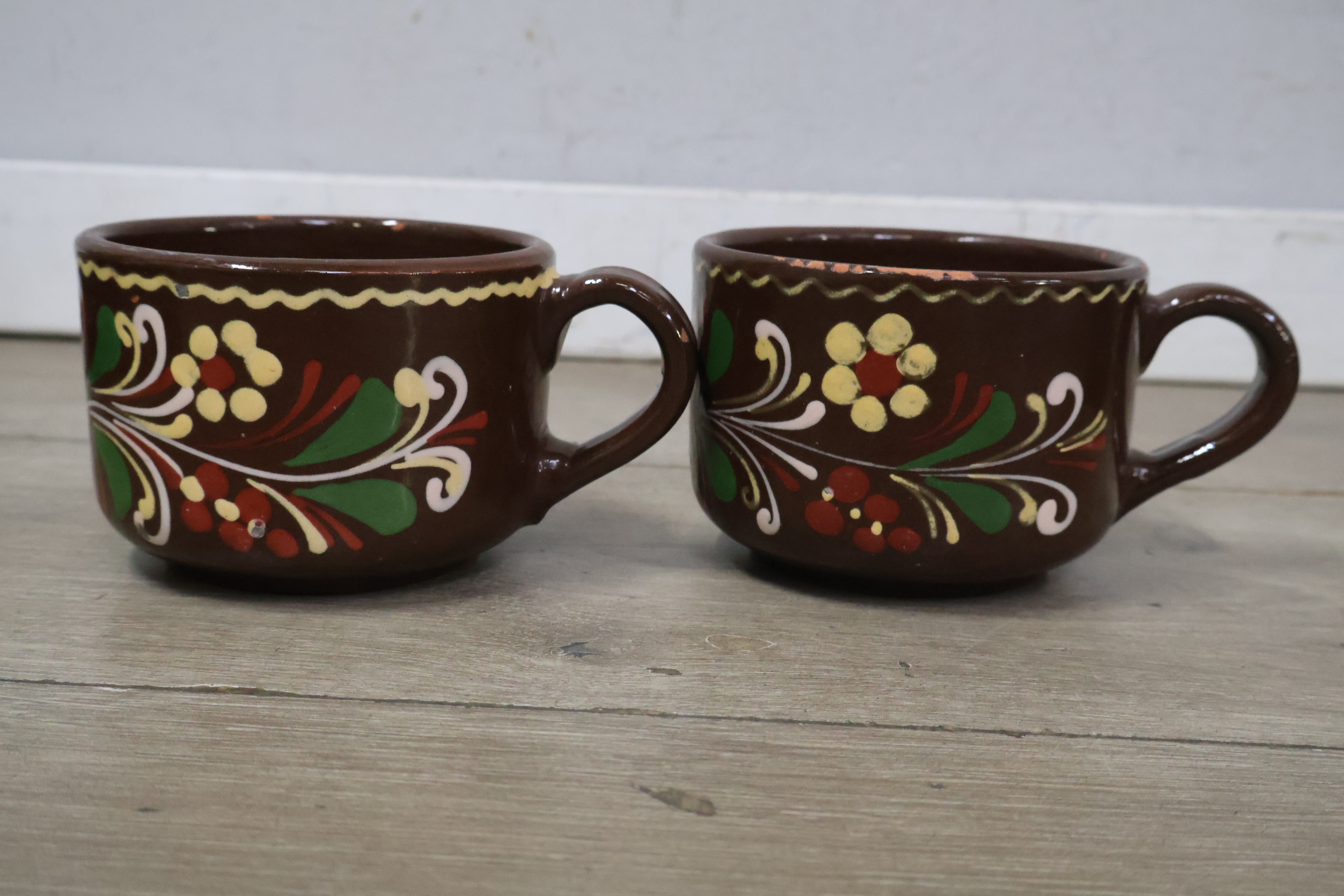 Vintage bloempotten, mokken, bord en melkkannetje'' – foto 10 – kavel bij GSD Auctions, Zoeterwoude