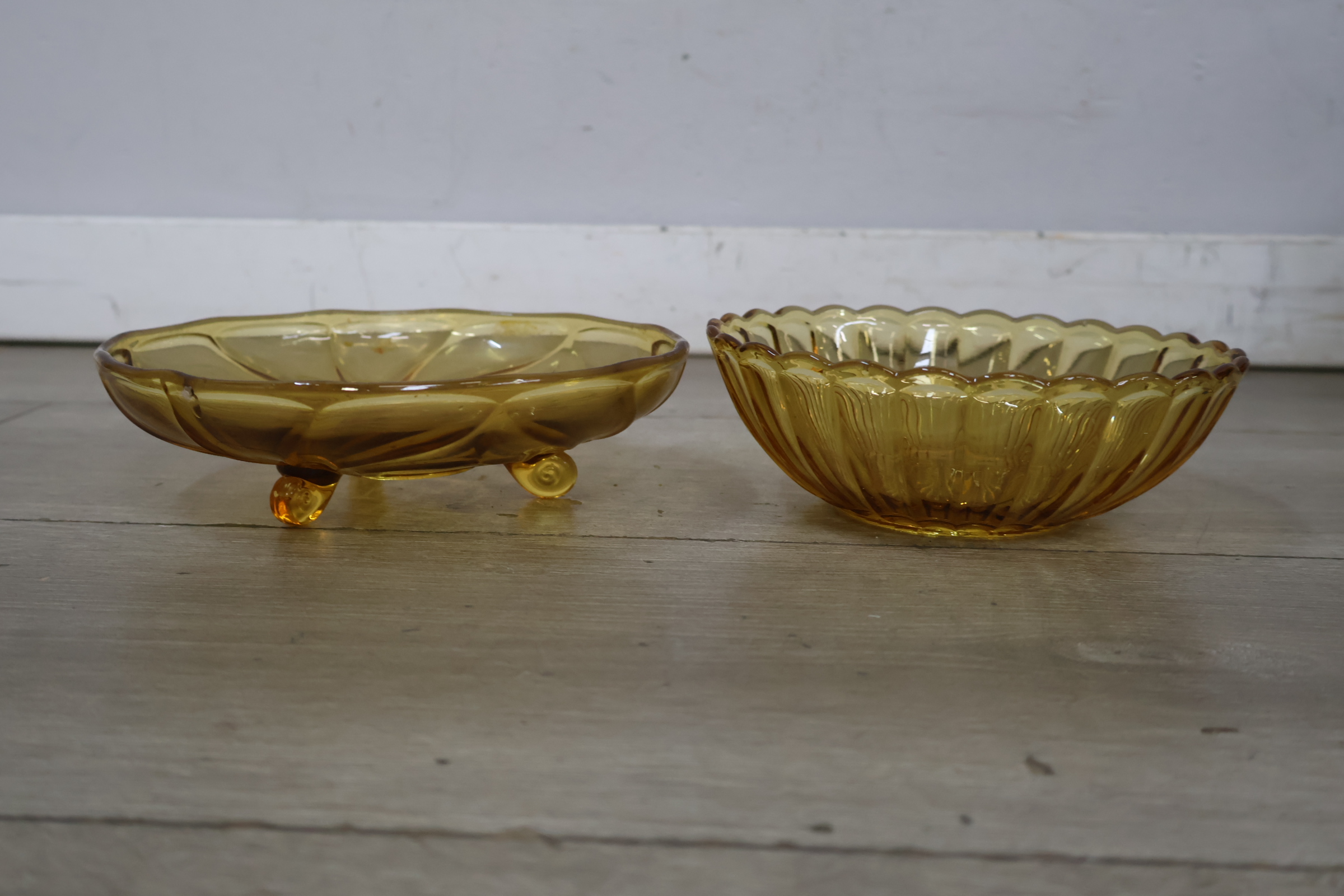 Set amberkleurige glazen schaaltjes'' – foto 5 – kavel bij GSD Auctions, Zoeterwoude