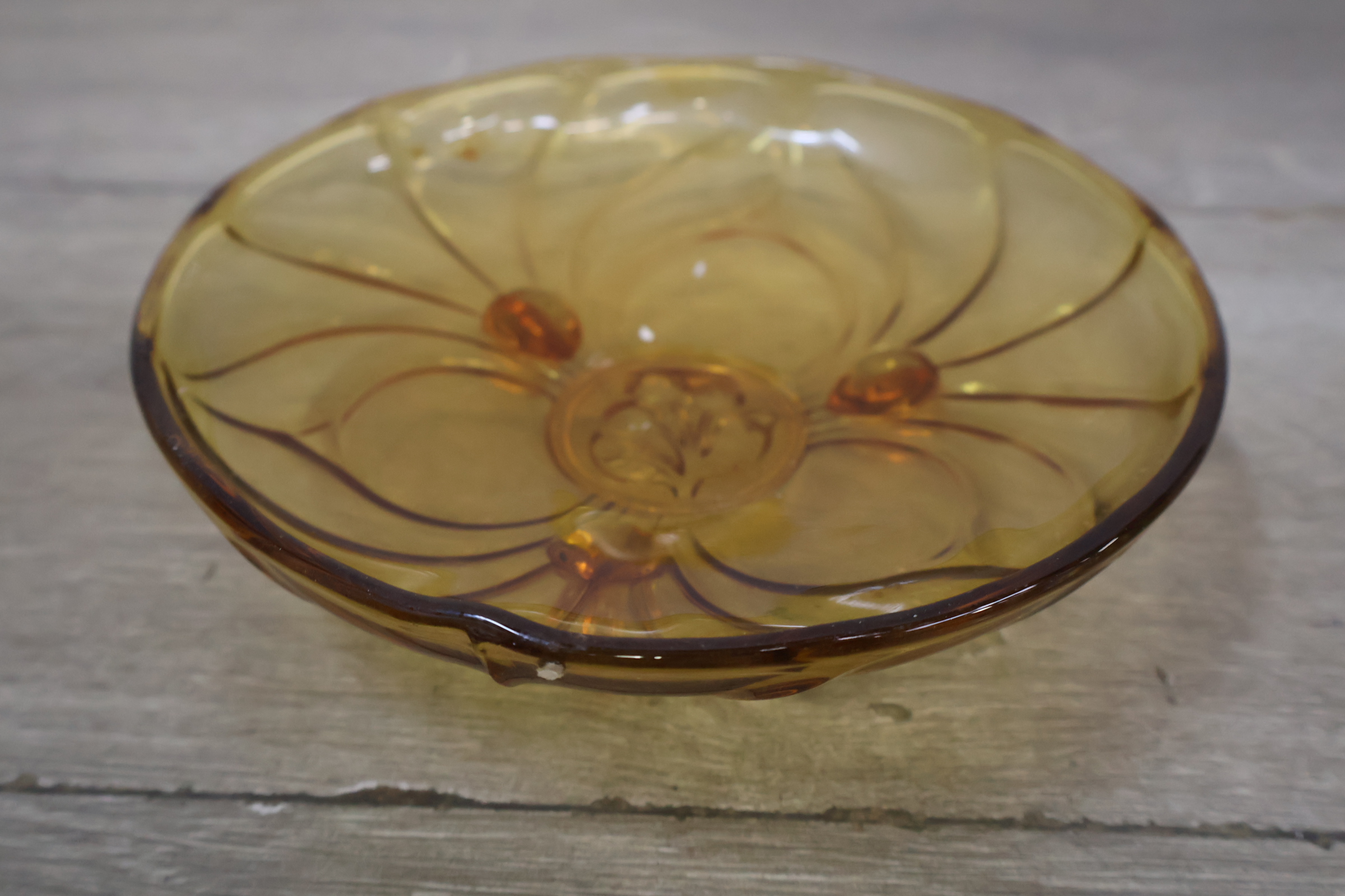 Set amberkleurige glazen schaaltjes'' – foto 9 – kavel bij GSD Auctions, Zoeterwoude