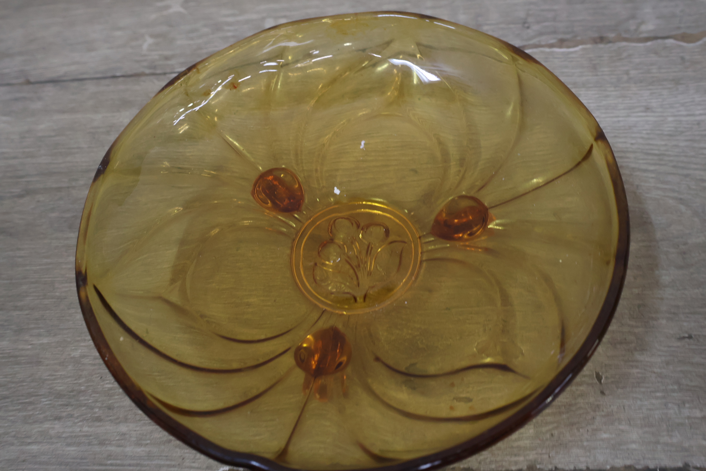 Set amberkleurige glazen schaaltjes'' – foto 10 – kavel bij GSD Auctions, Zoeterwoude