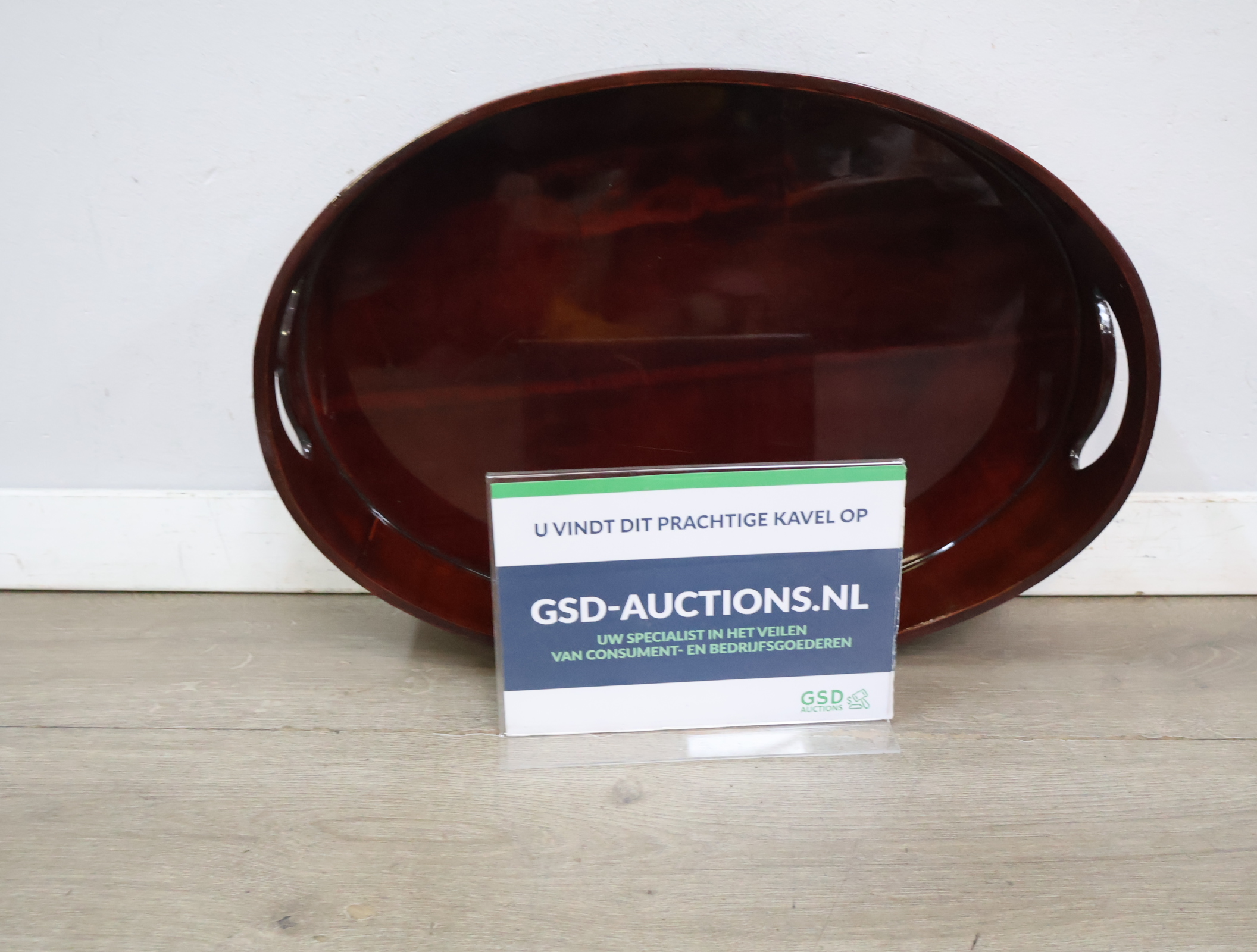 Ronde houten dienblad – foto 2 – kavel bij GSD Auctions, Zoeterwoude