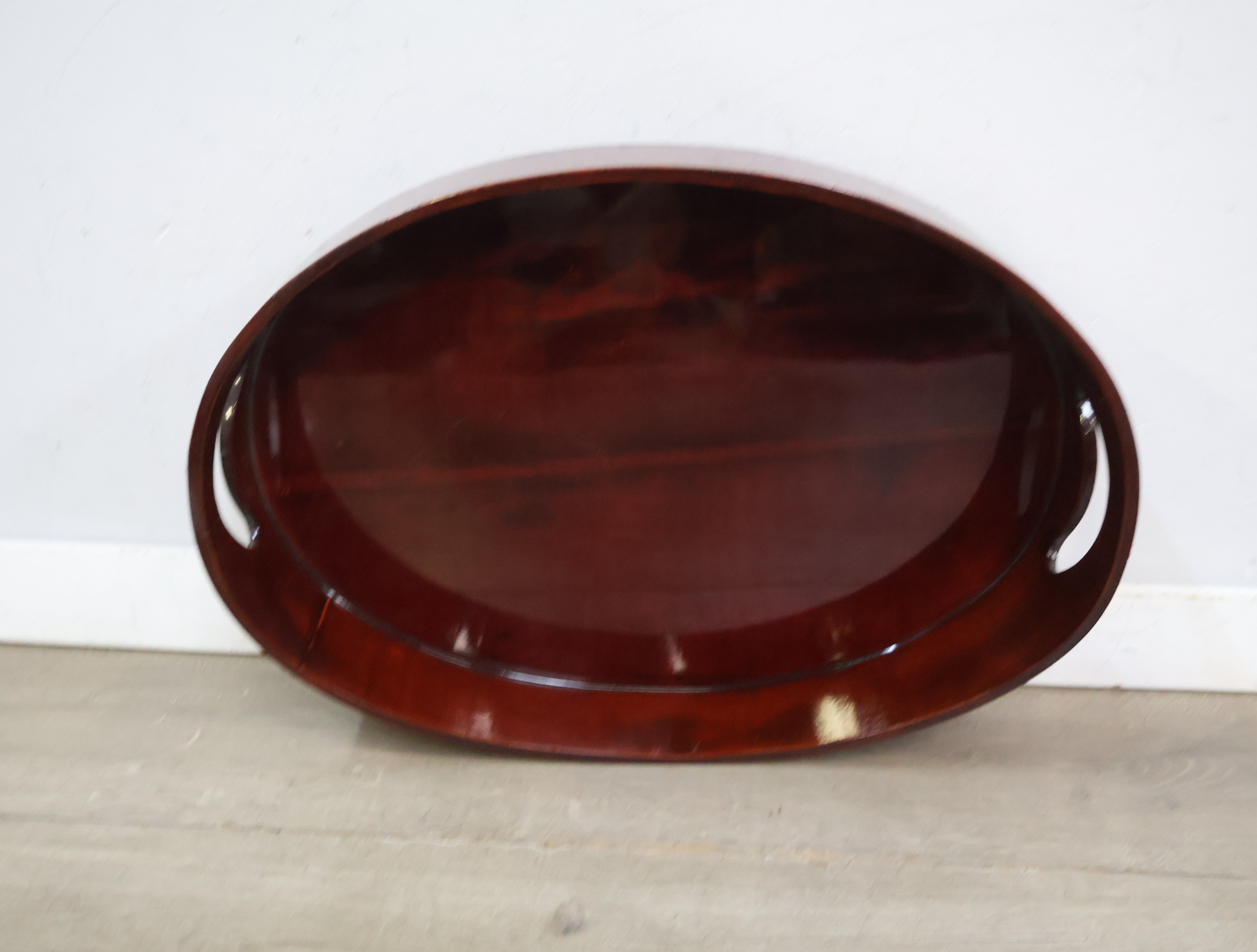 Ronde houten dienblad – foto 3 – kavel bij GSD Auctions, Zoeterwoude