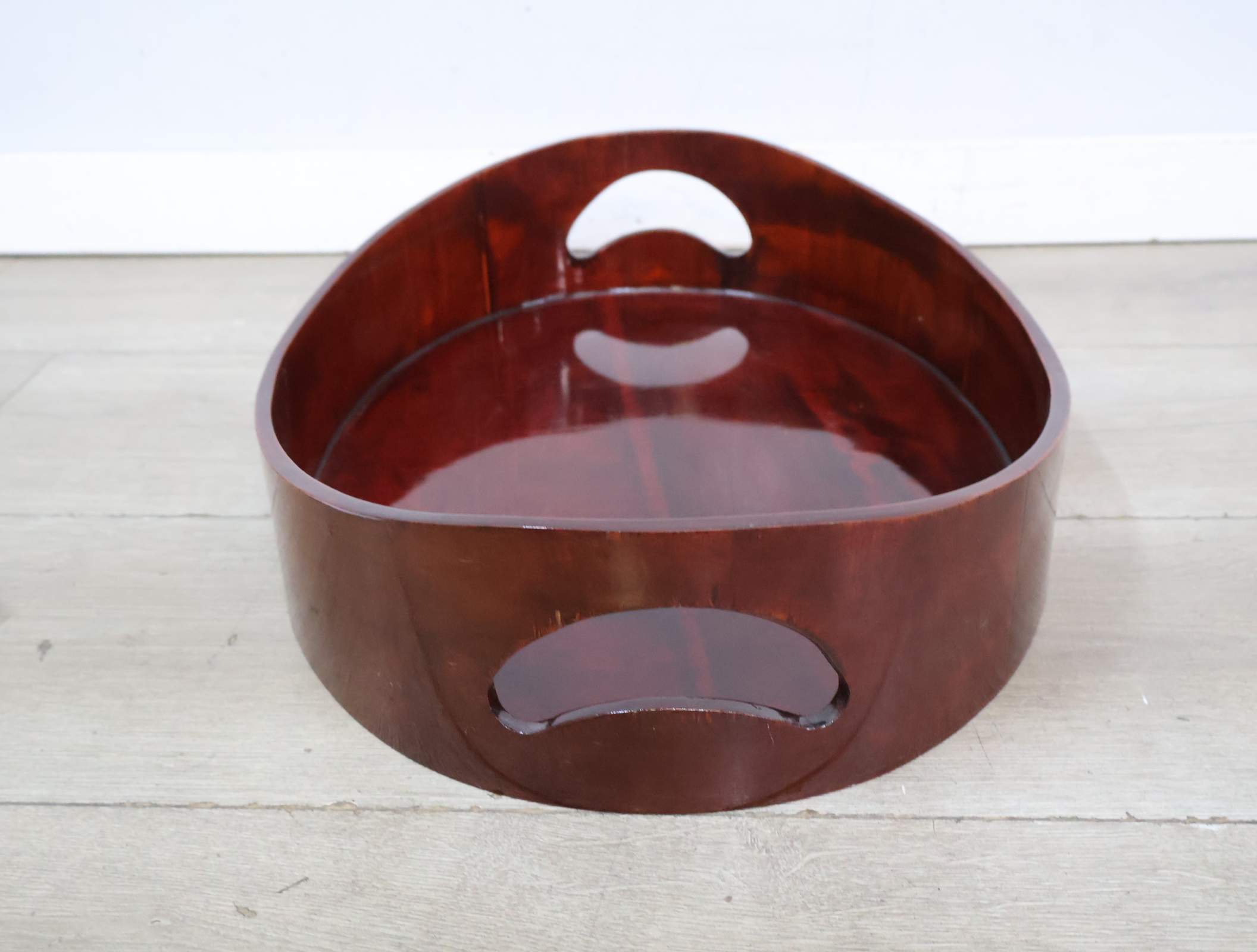 Ronde houten dienblad – foto 6 – kavel bij GSD Auctions, Zoeterwoude