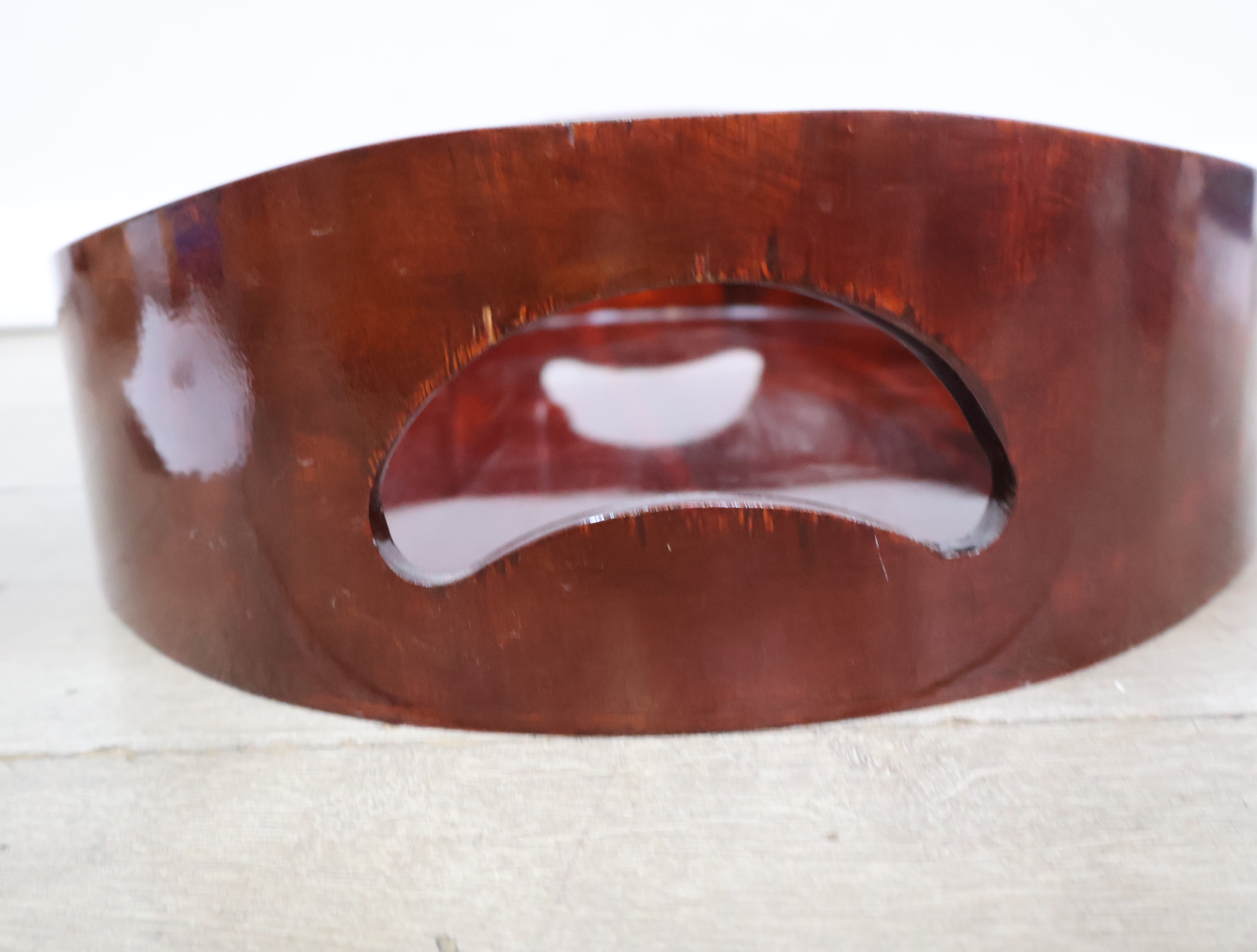 Ronde houten dienblad – foto 7 – kavel bij GSD Auctions, Zoeterwoude