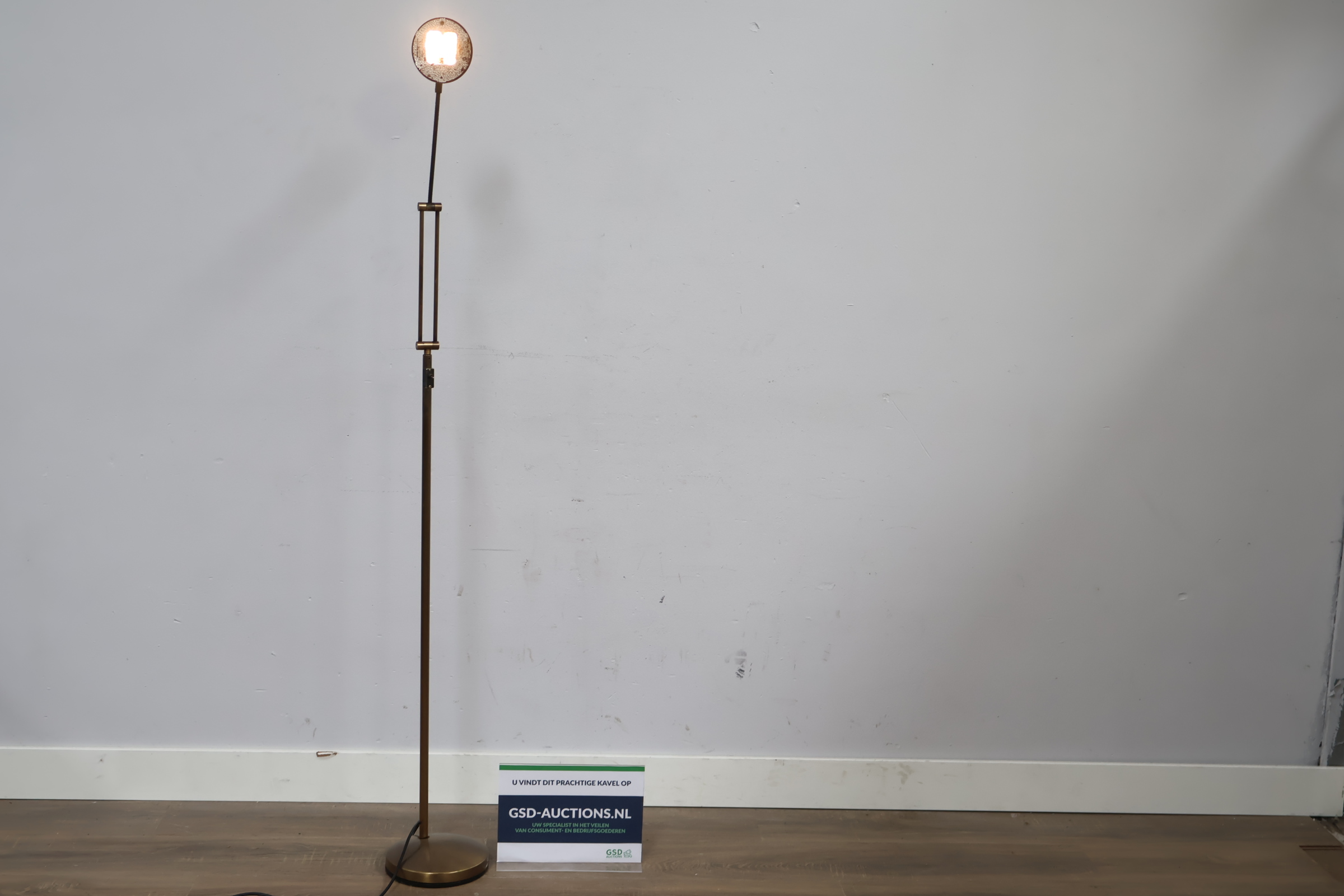 Vloerlamp met verstelbare hals'' – foto 2 – kavel bij GSD Auctions, Zoeterwoude
