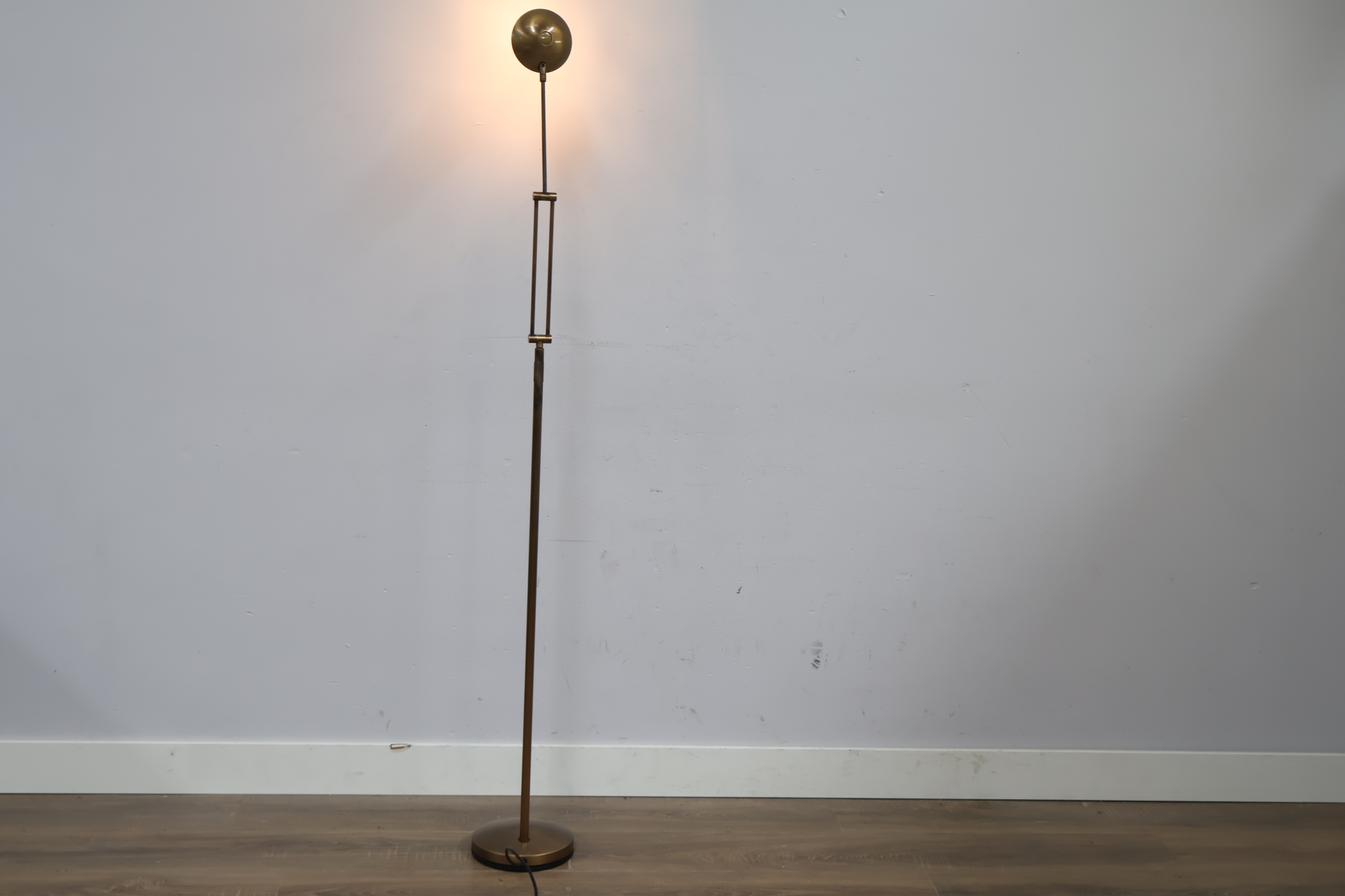 Vloerlamp met verstelbare hals'' – foto 6 – kavel bij GSD Auctions, Zoeterwoude