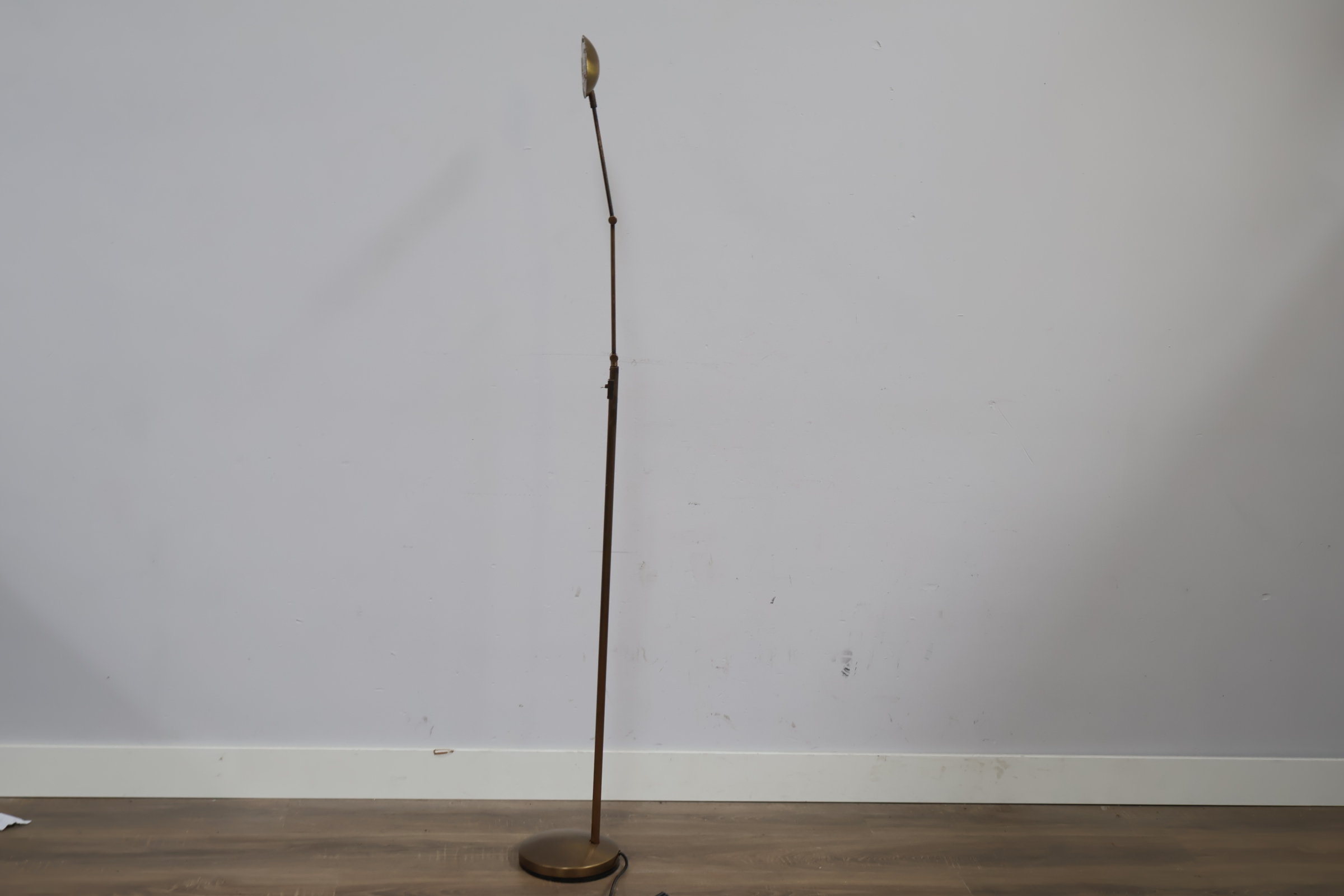 Vloerlamp met verstelbare hals'' – foto 8 – kavel bij GSD Auctions, Zoeterwoude