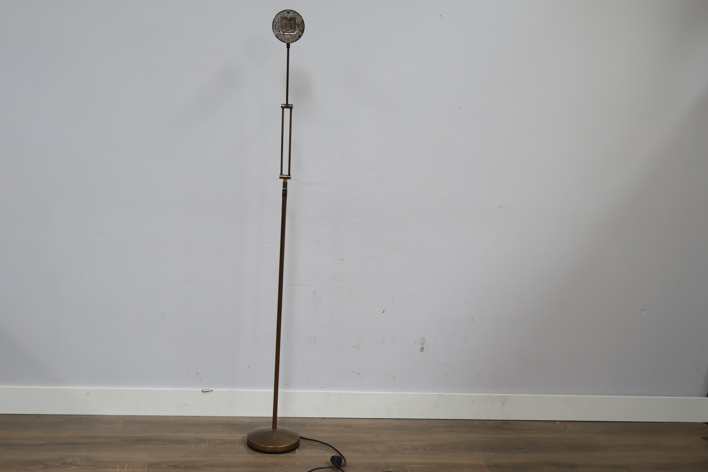 Vloerlamp met verstelbare hals'' – foto 9 – kavel bij GSD Auctions, Zoeterwoude