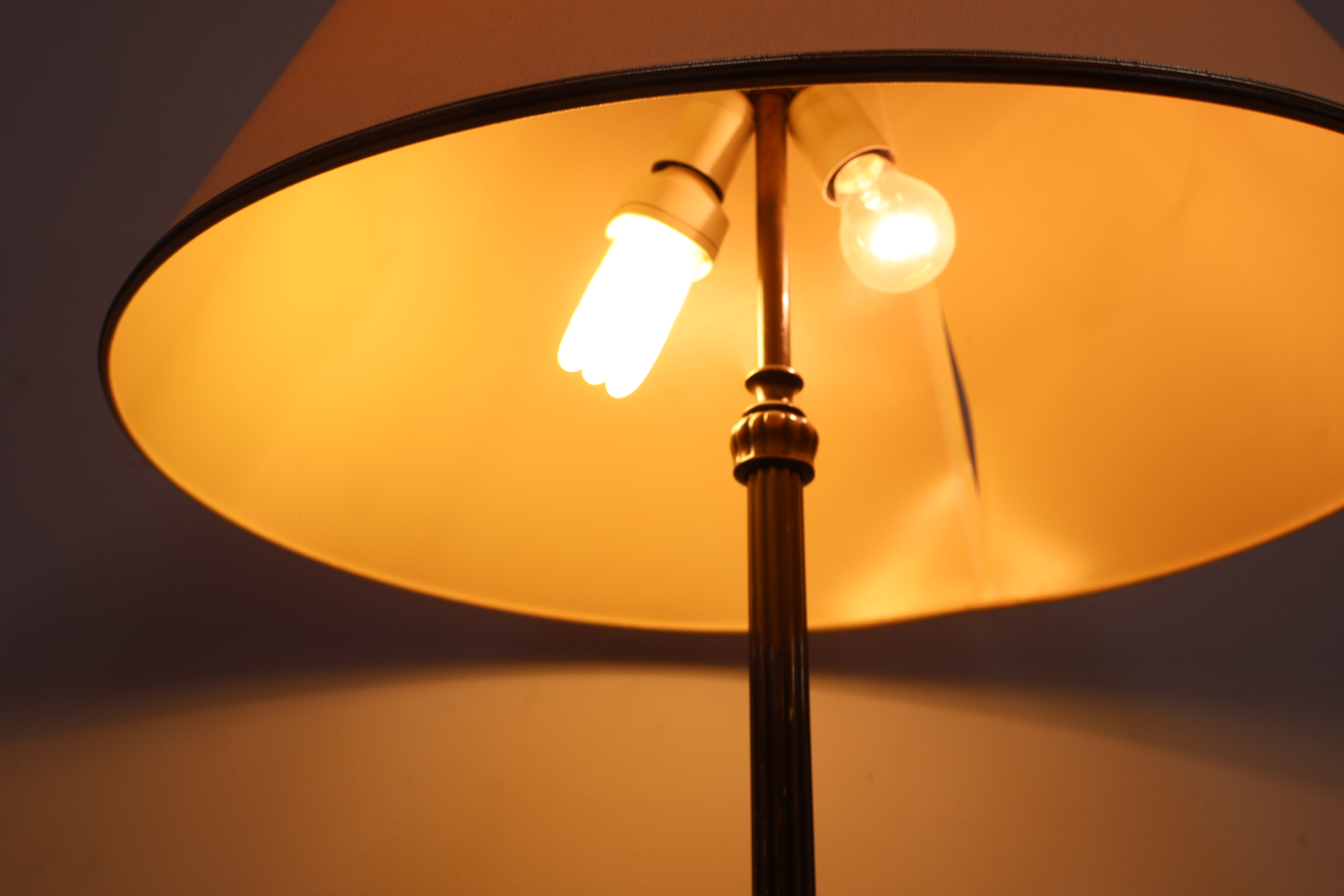 Staande lamp met stoffen kap'' – foto 8 – kavel bij GSD Auctions, Zoeterwoude