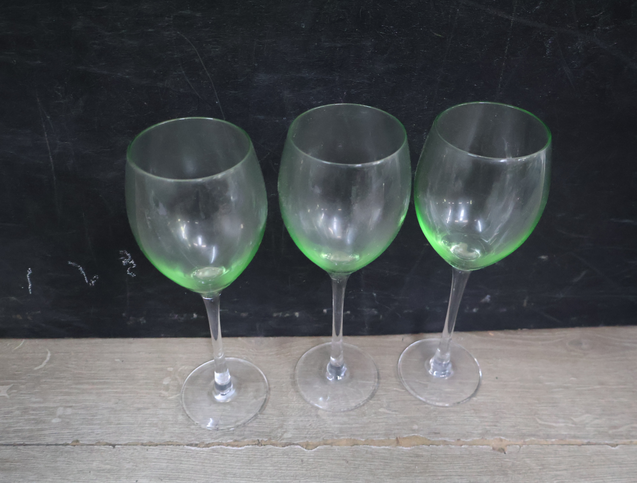 Set glazen wijnglazen met karaf en dienblad – foto 10 – kavel bij GSD Auctions, Zoeterwoude