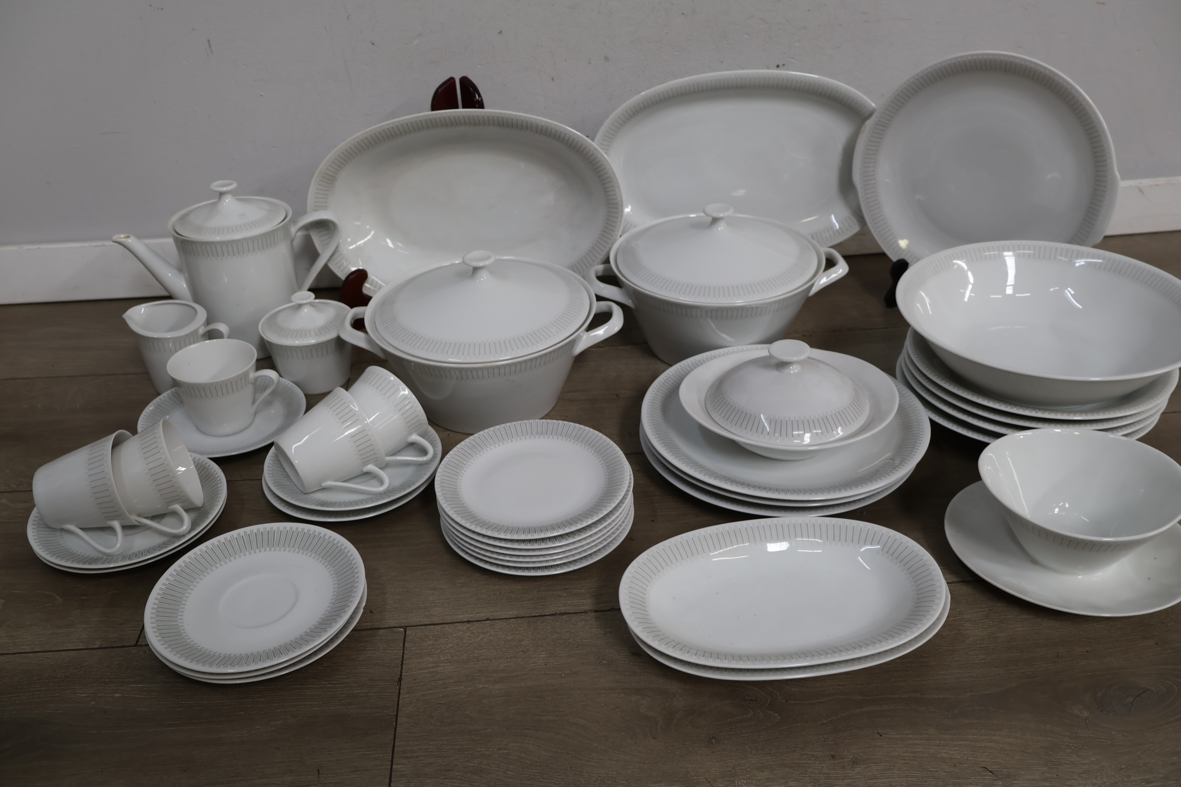 Groot Porseleinen Servies – foto 4 – kavel bij GSD Auctions, Zoeterwoude