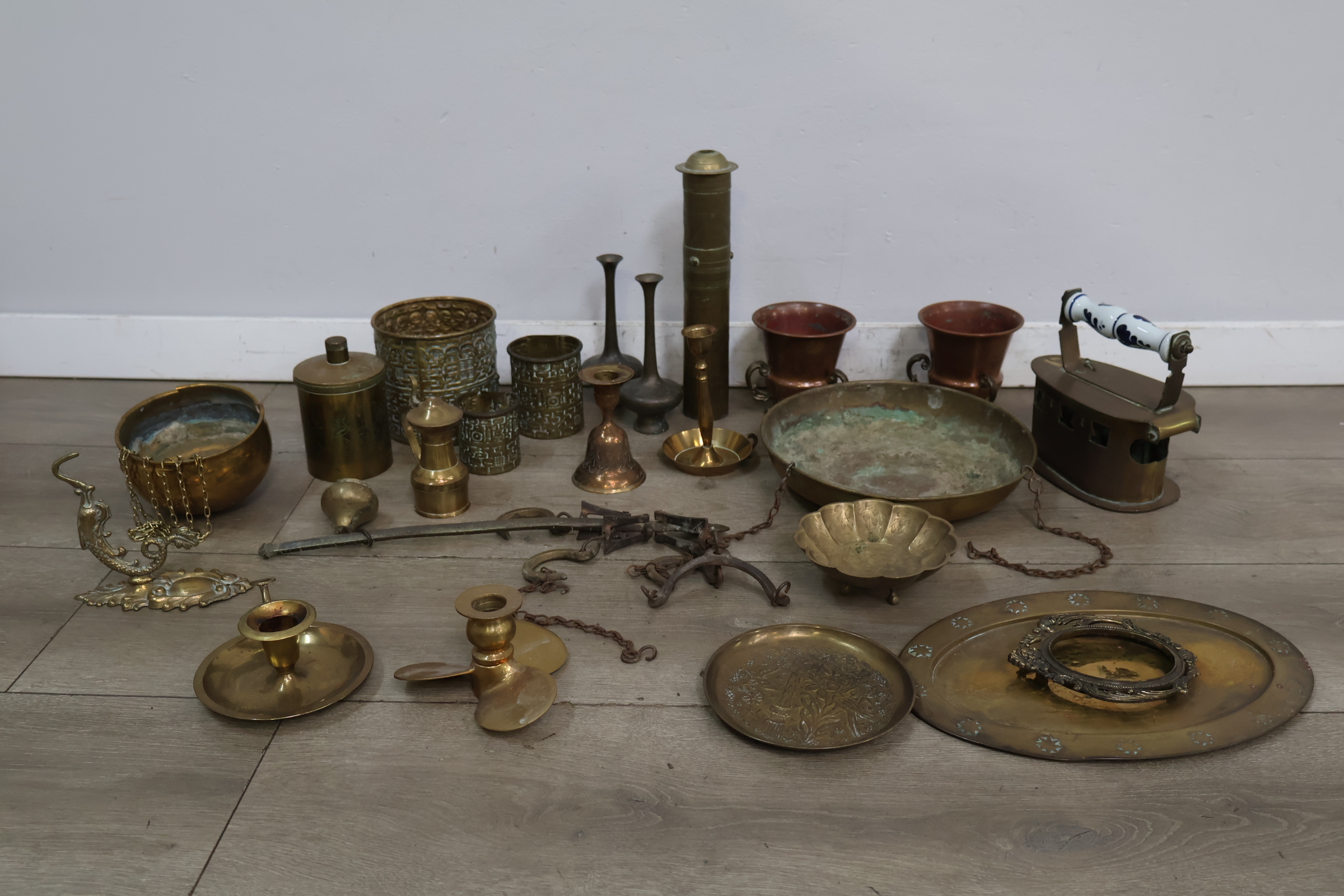 Collectie messing en koperen siervoorwerpen en kandelaars – foto 4 – kavel bij GSD Auctions, Zoeterwoude