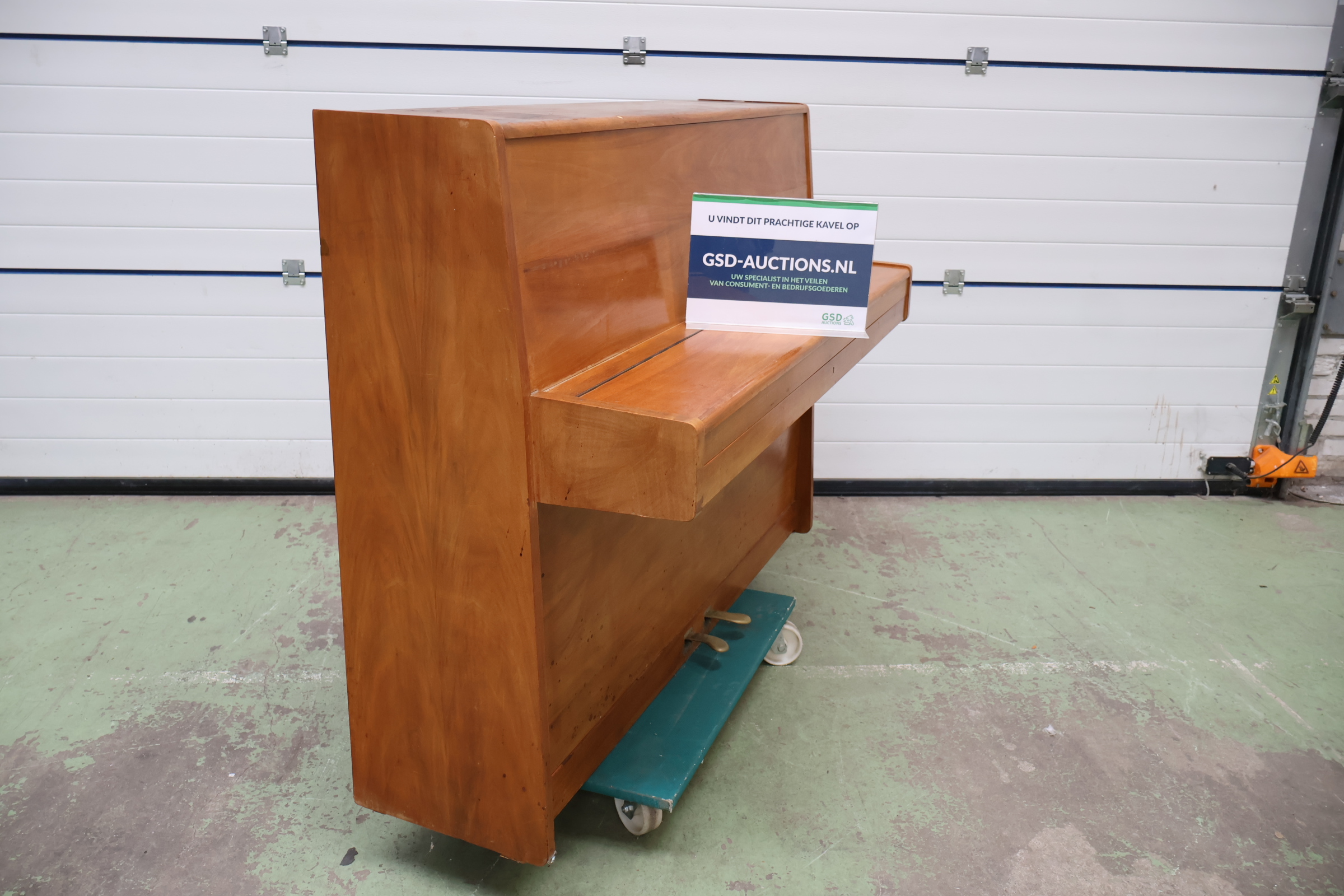 Houten rechtop piano – foto 2 – kavel bij GSD Auctions, Zoeterwoude