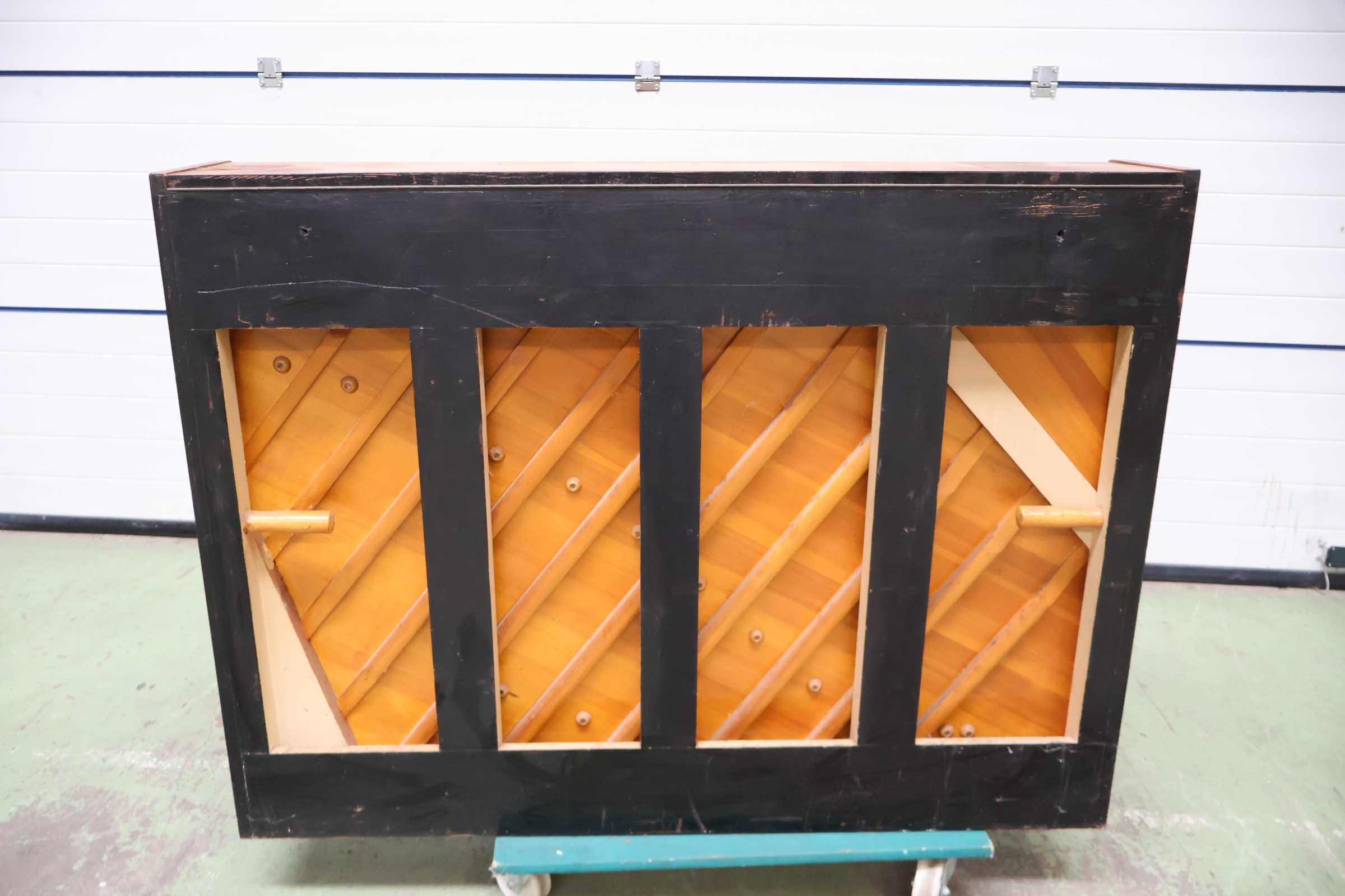 Houten rechtop piano – foto 6 – kavel bij GSD Auctions, Zoeterwoude