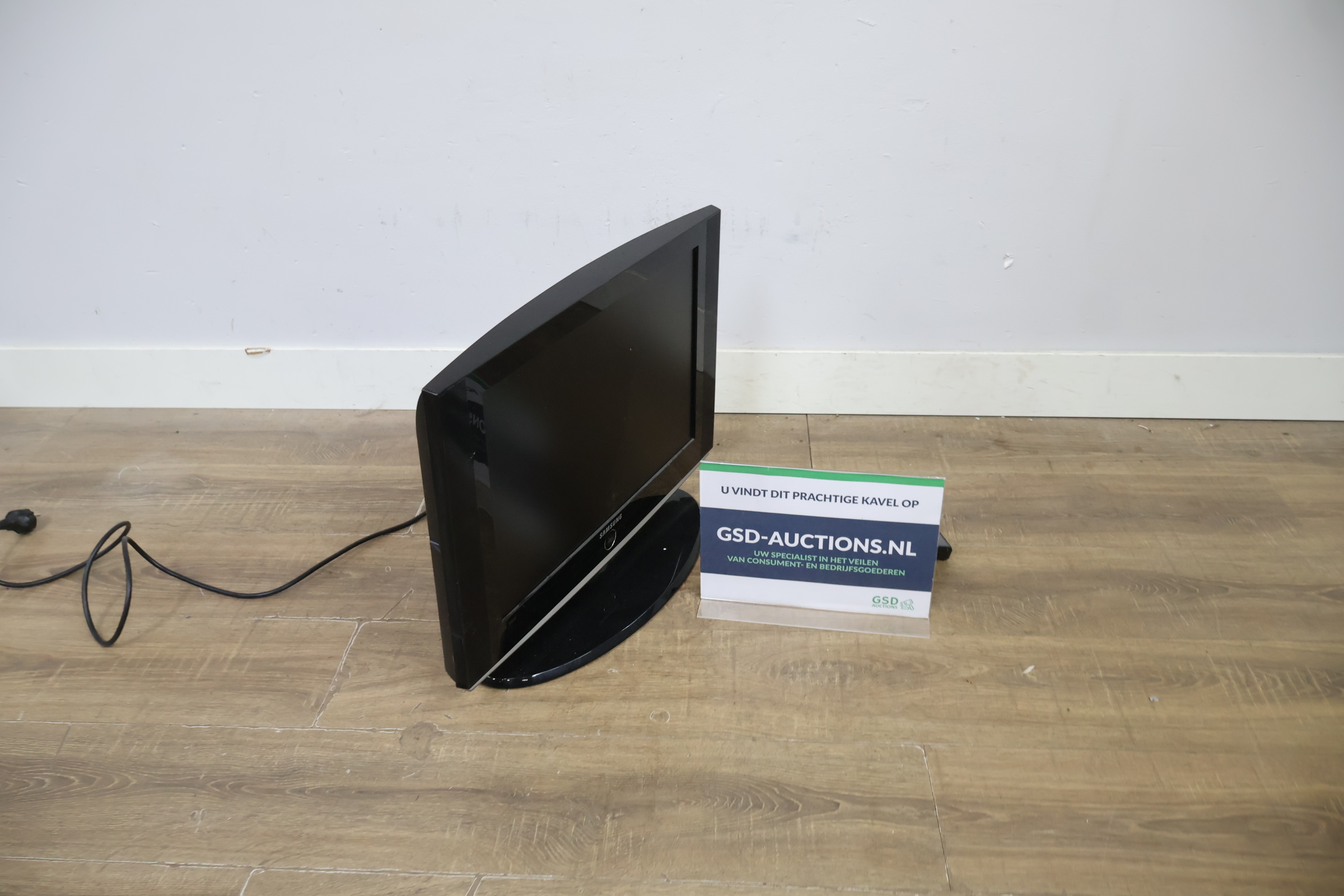 Samsung LCD TV zwart – foto 2 – kavel bij GSD Auctions, Zoeterwoude