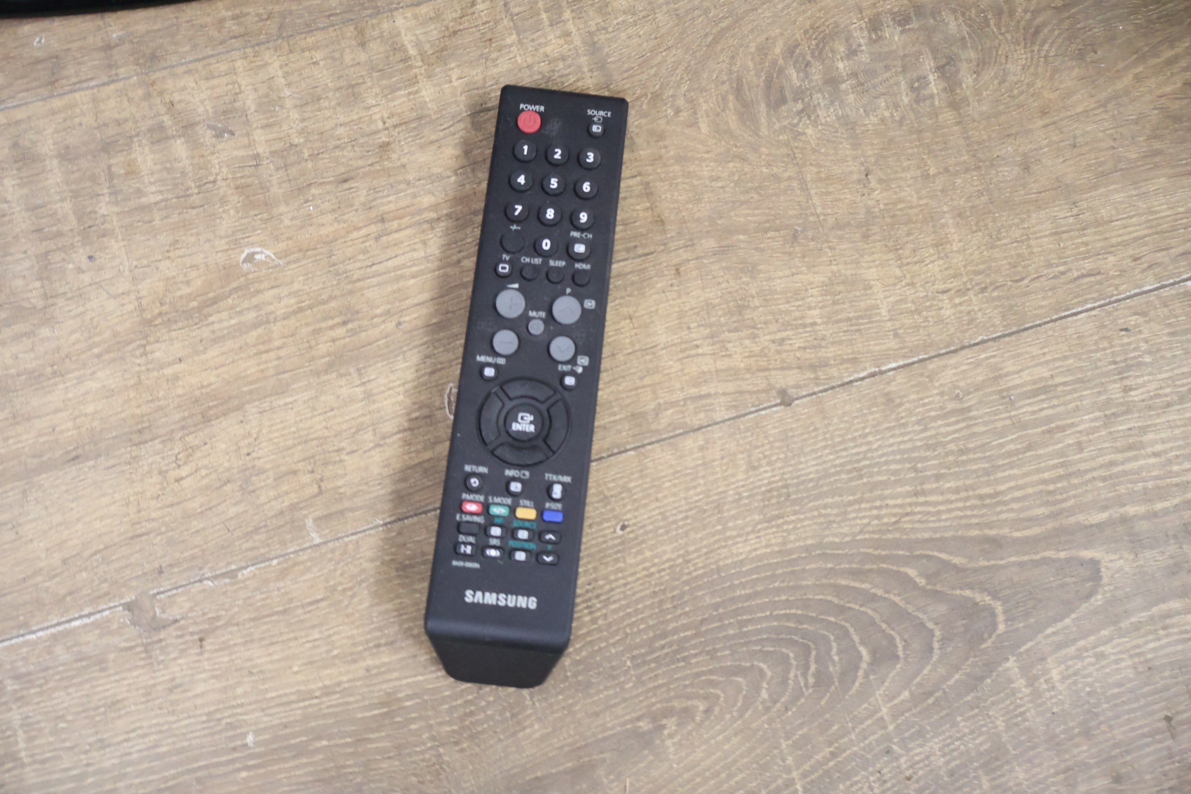 Samsung LCD TV zwart – foto 7 – kavel bij GSD Auctions, Zoeterwoude