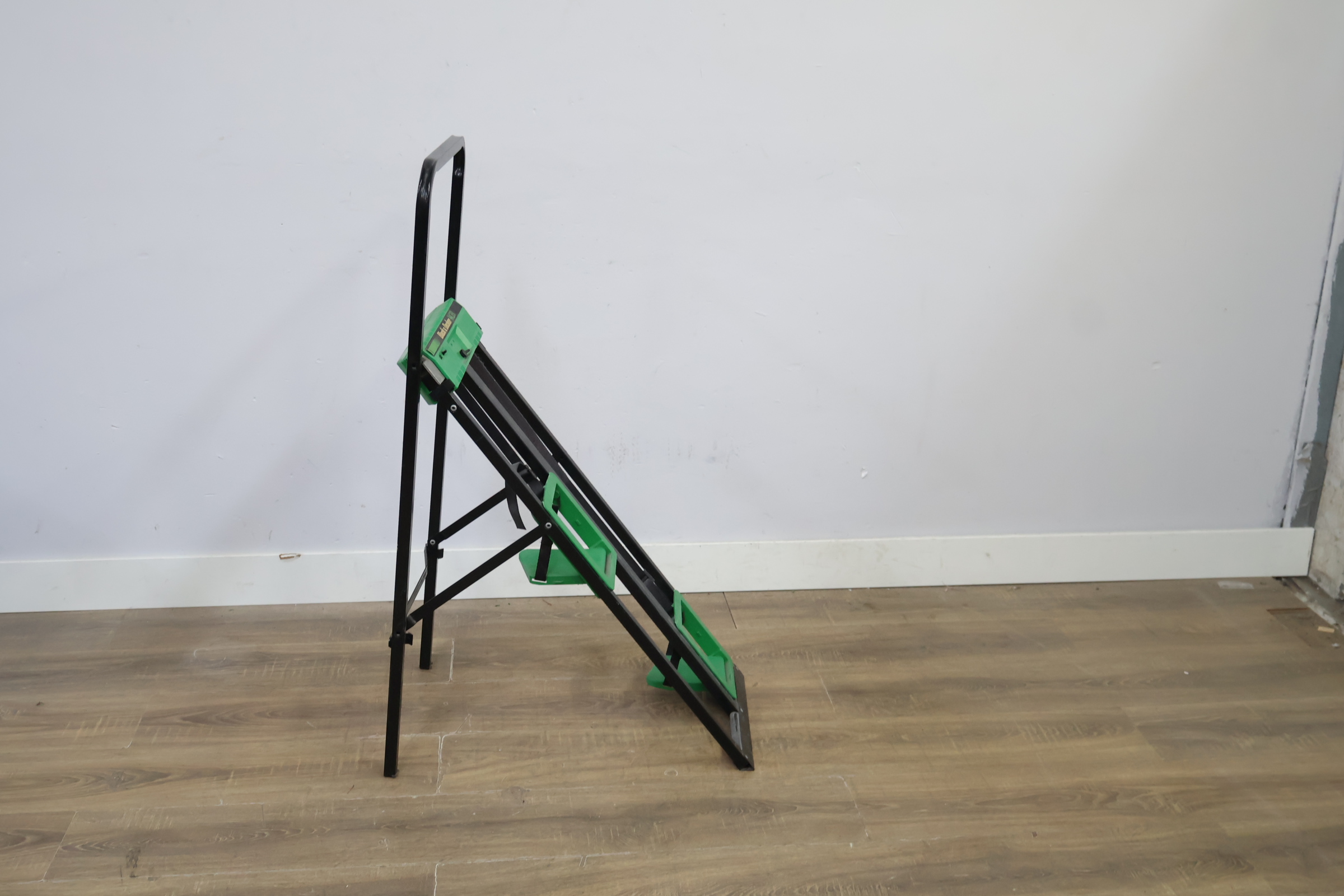 Black & Decker Hackz elektrische grasmaaier – foto 3 – kavel bij GSD Auctions, Zoeterwoude