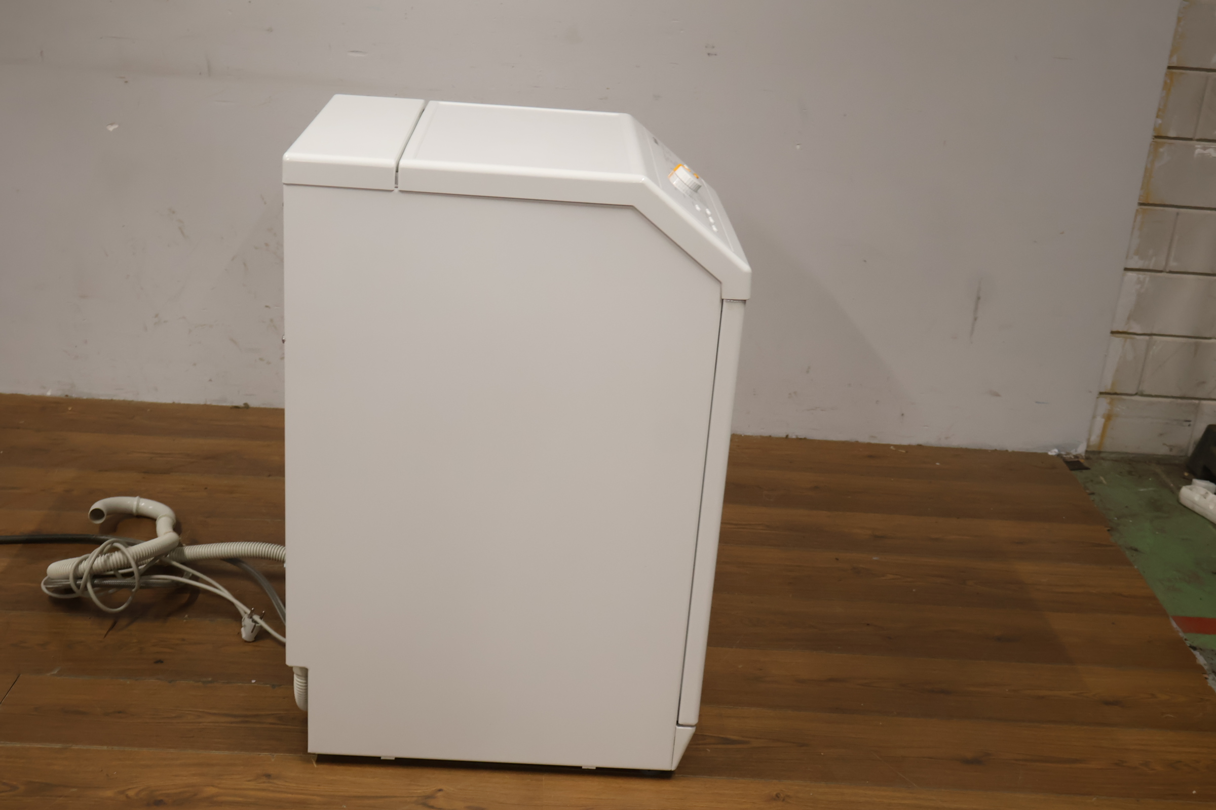 Miele wasmachine met bovenlader – foto 3 – kavel bij GSD Auctions, Zoeterwoude