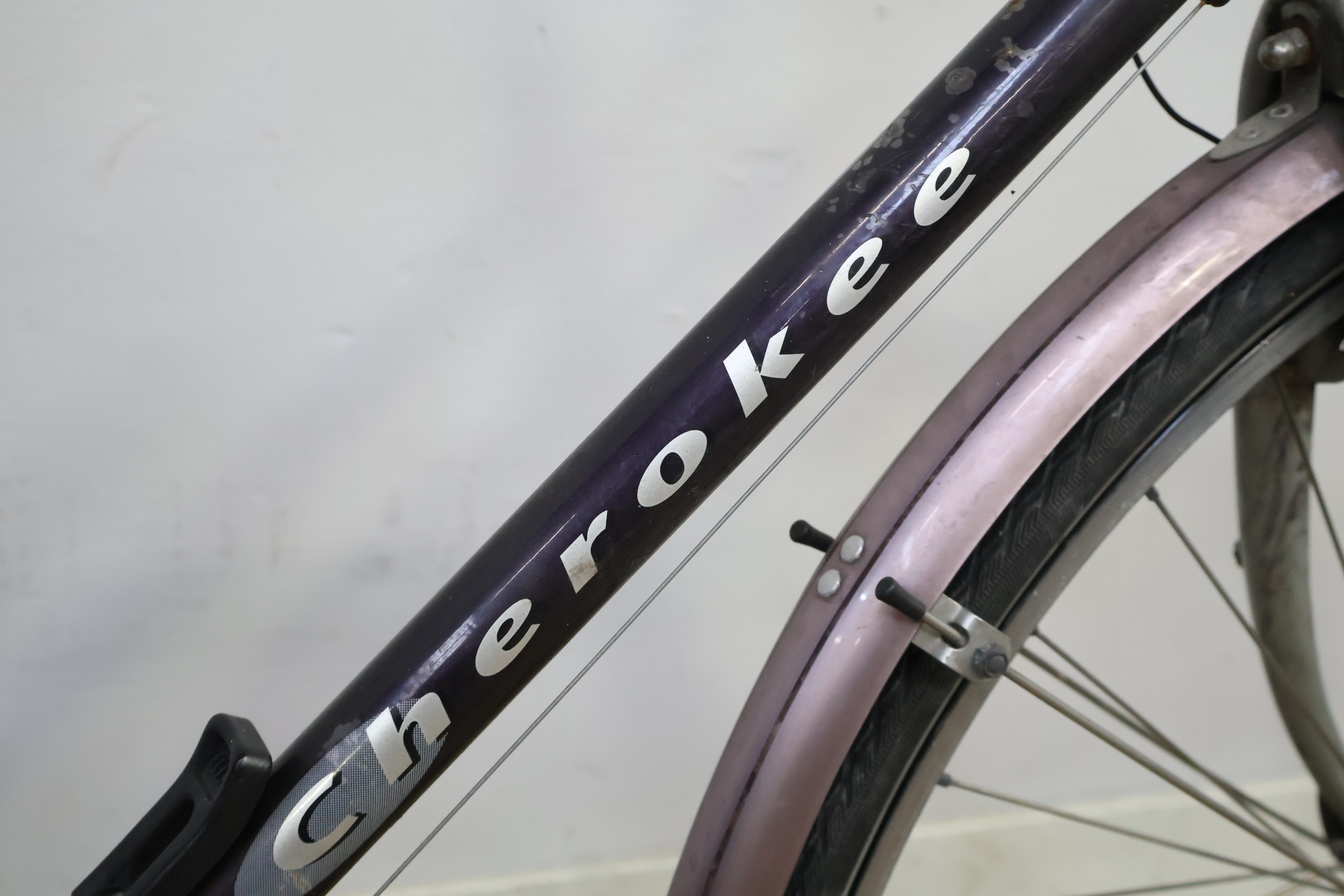 Batavus Tour 3 Versnellingen Herenfiets met Zadeltas – foto 8 – kavel bij GSD Auctions, Zoeterwoude