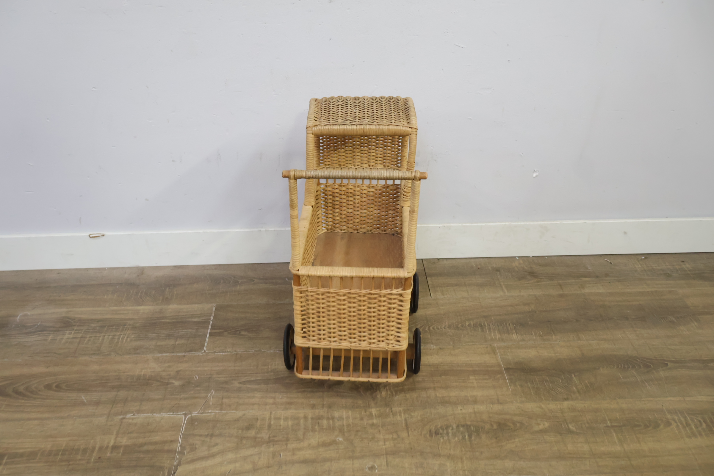 Rotan kinderstoel met gevlochten zitting – foto 6 – kavel bij GSD Auctions, Zoeterwoude