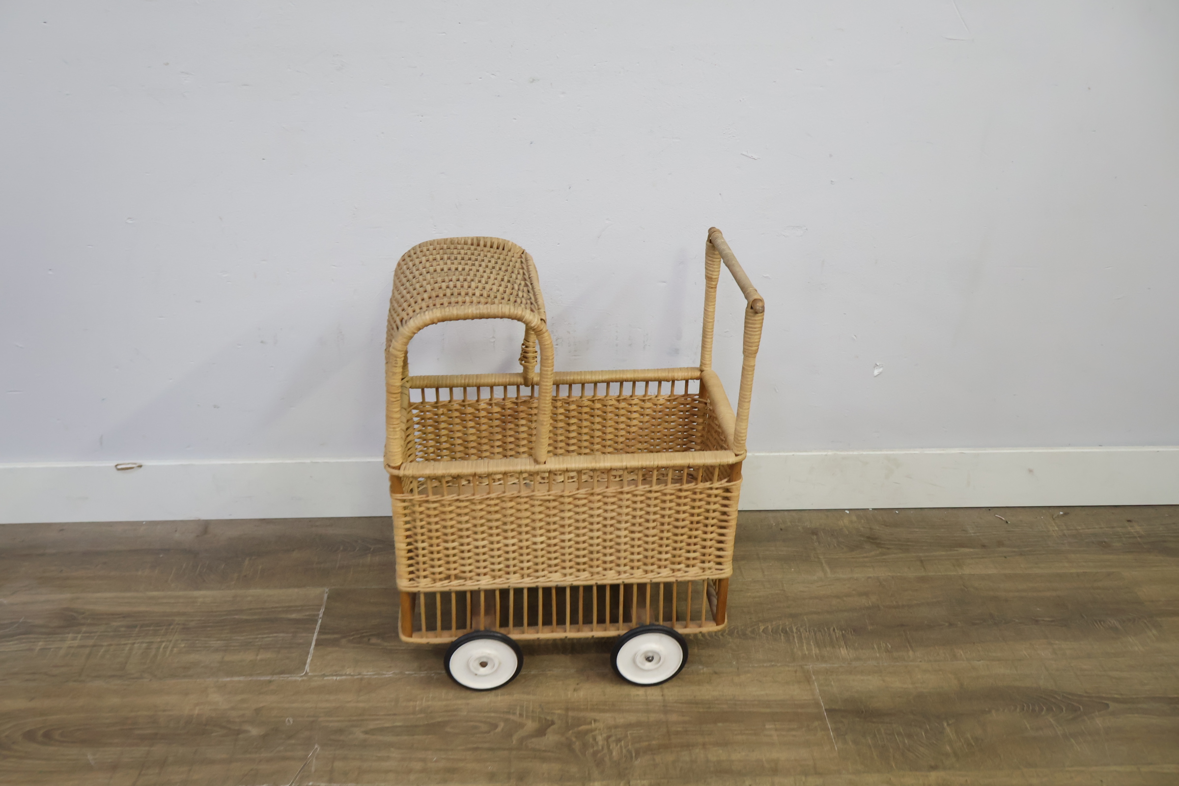 Rotan kinderstoel met gevlochten zitting – foto 8 – kavel bij GSD Auctions, Zoeterwoude