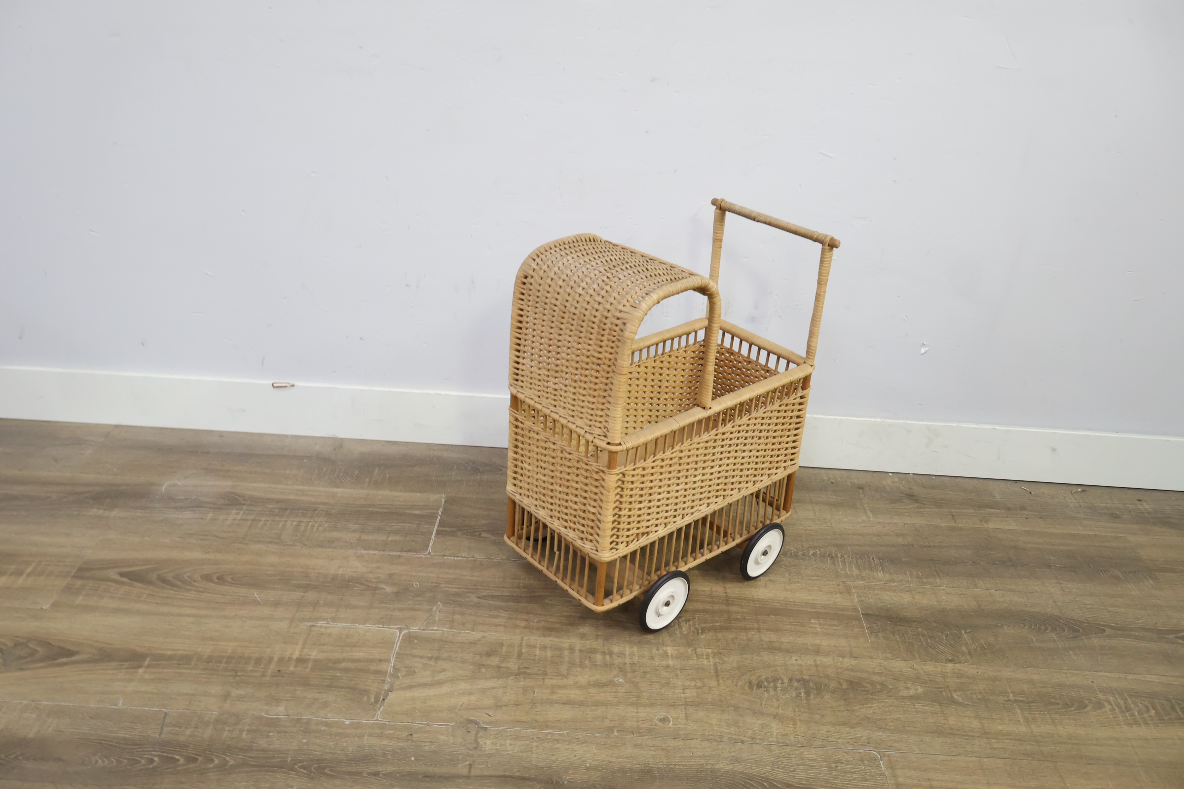 Rotan kinderstoel met gevlochten zitting – foto 9 – kavel bij GSD Auctions, Zoeterwoude