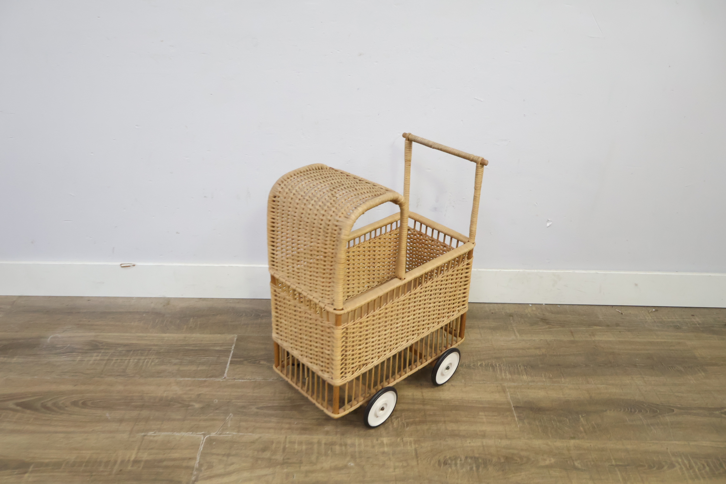 Rotan kinderstoel met gevlochten zitting – foto 10 – kavel bij GSD Auctions, Zoeterwoude