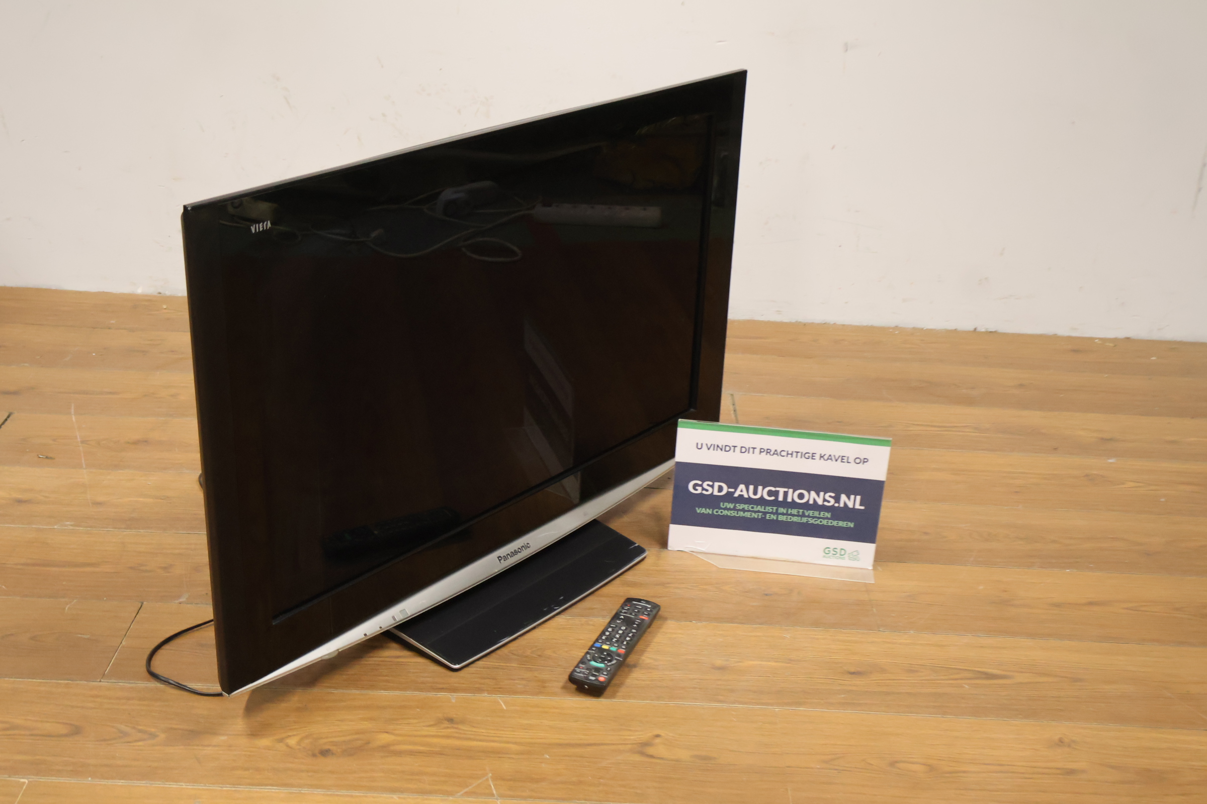 Panasonic Viera televisie met afstandsbediening – foto 2 – kavel bij GSD Auctions, Zoeterwoude