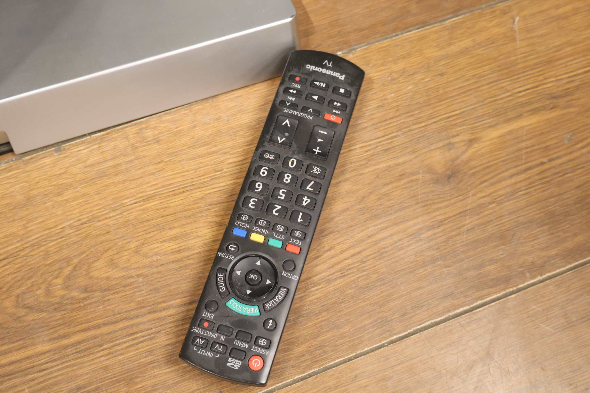 Panasonic Viera televisie met afstandsbediening – foto 10 – kavel bij GSD Auctions, Zoeterwoude