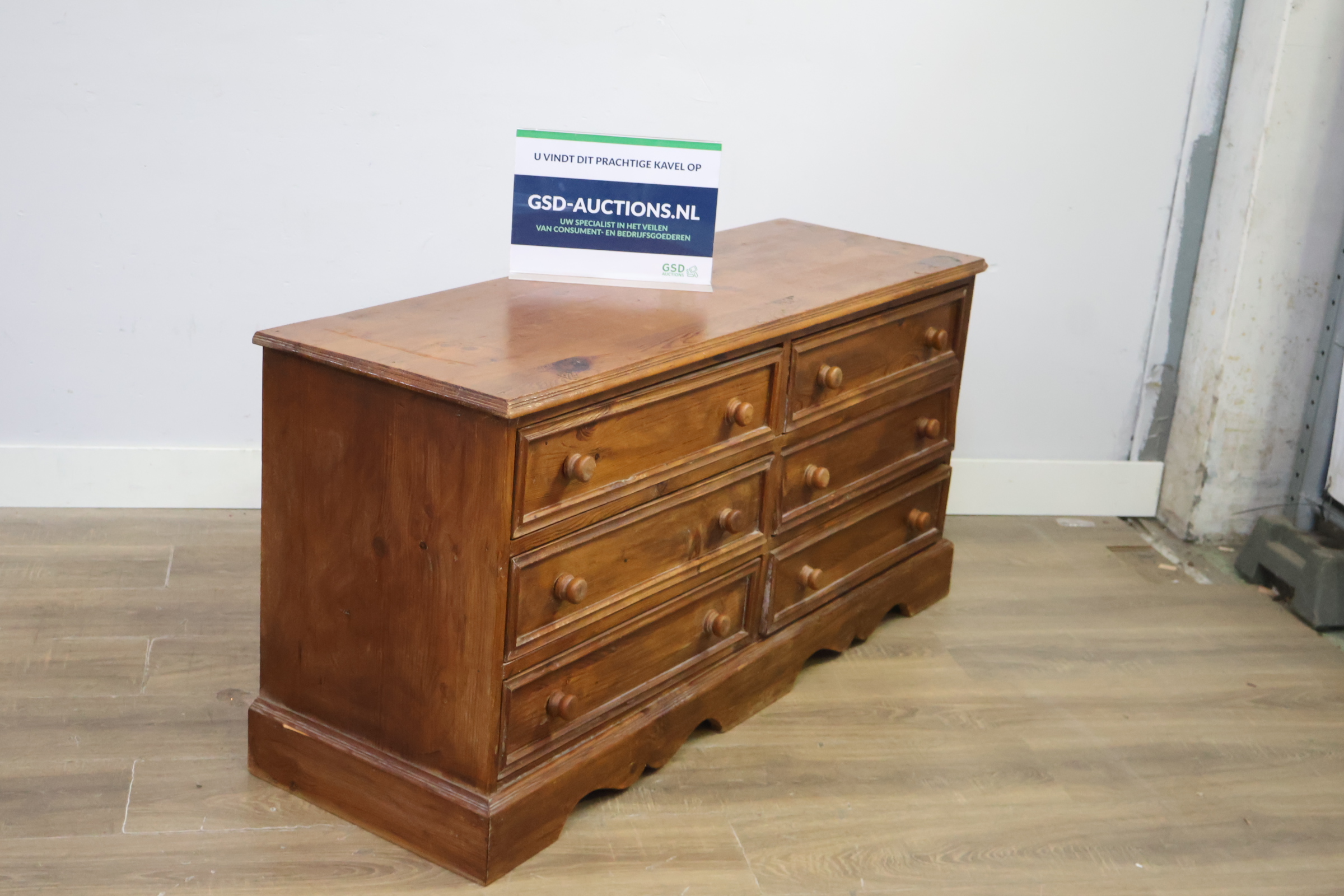 Houten ladekast met acht laden – kavel bij GSD Auctions, Zoeterwoude