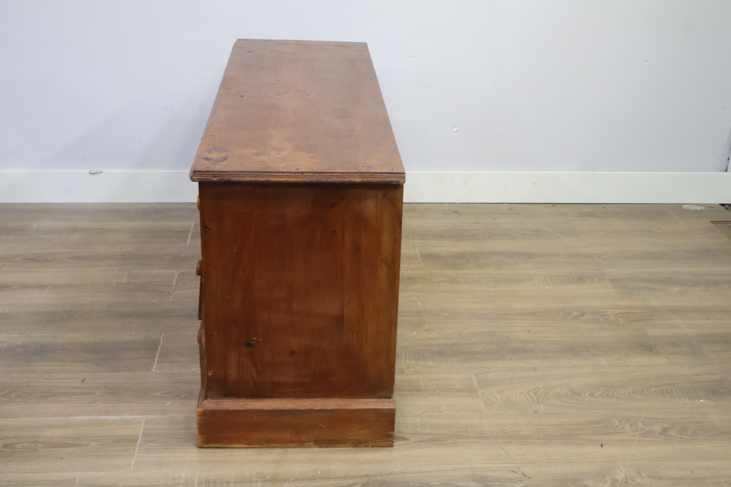 Houten ladekast met acht laden – foto 7 – kavel bij GSD Auctions, Zoeterwoude