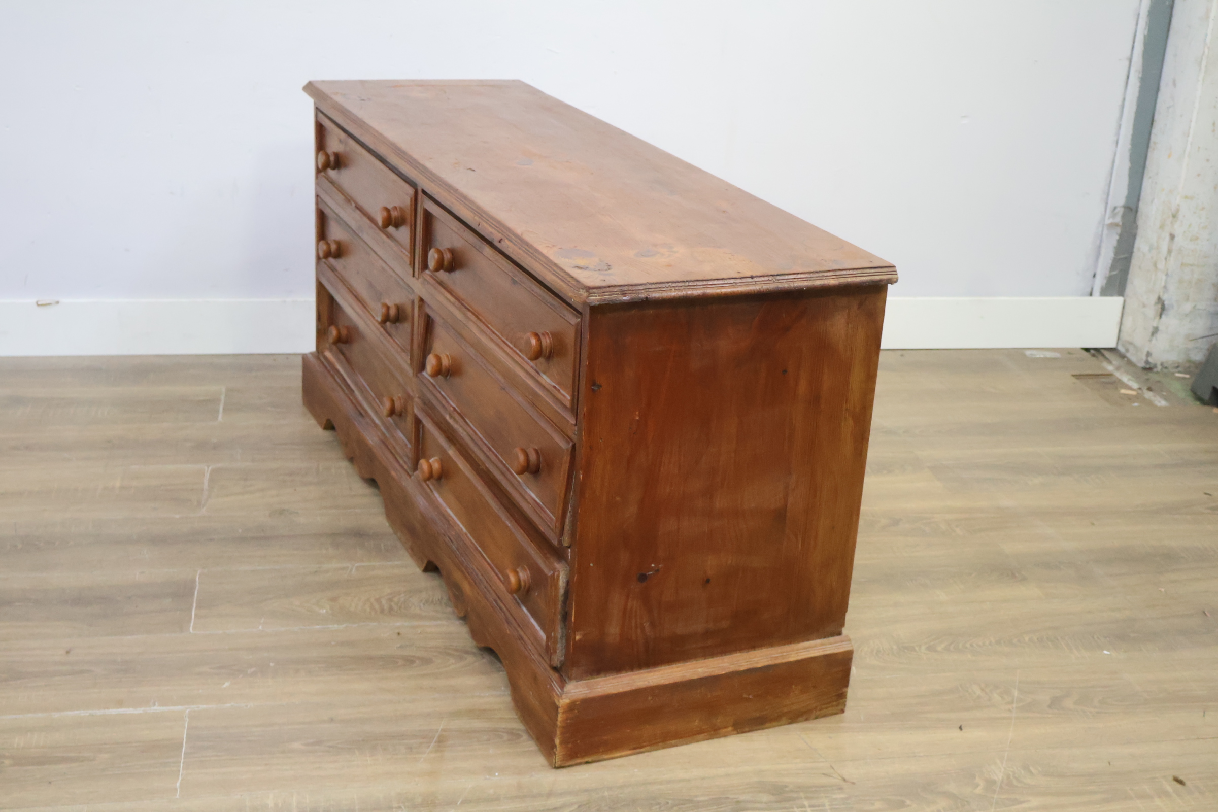 Houten ladekast met acht laden – foto 9 – kavel bij GSD Auctions, Zoeterwoude