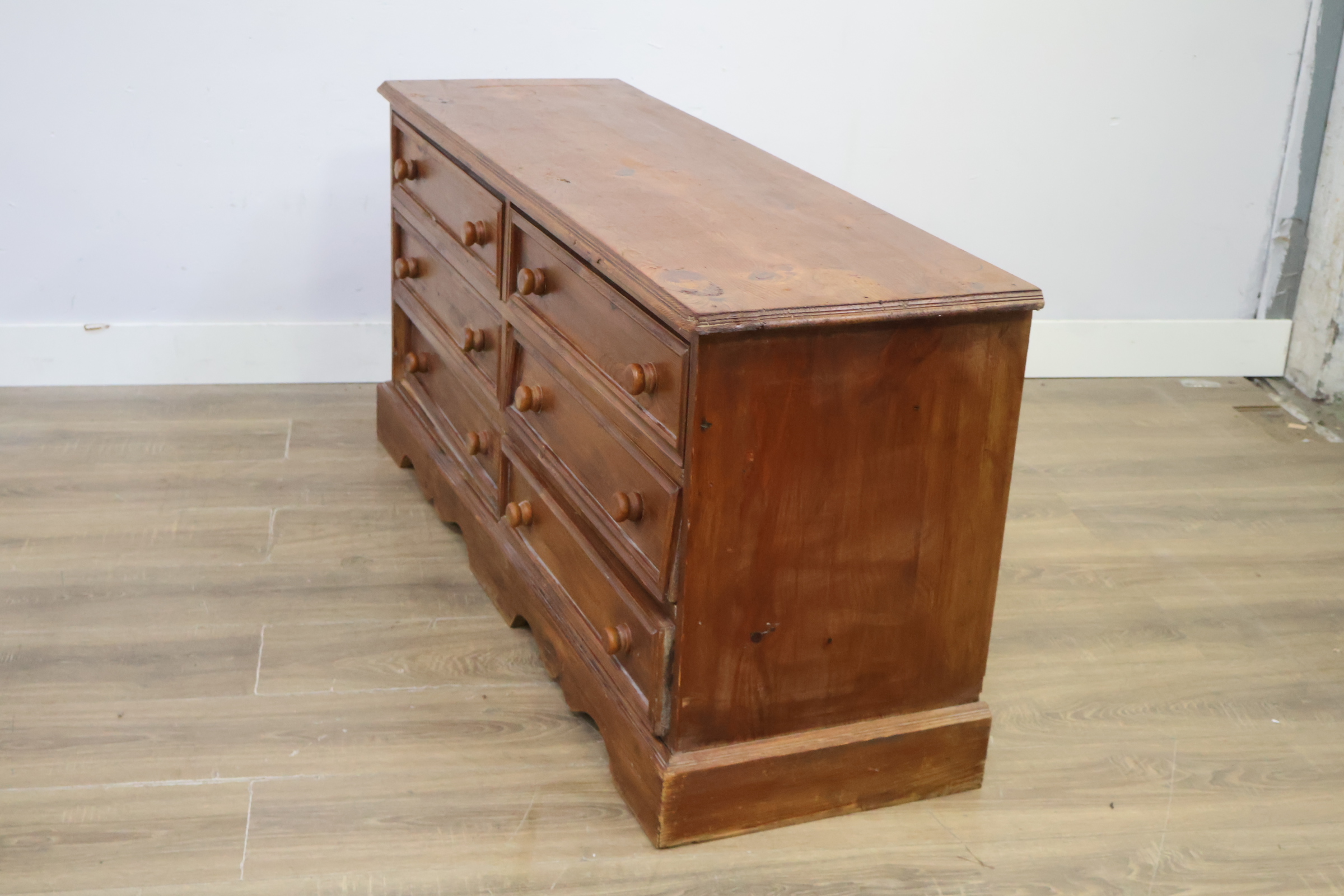 Houten ladekast met acht laden – foto 10 – kavel bij GSD Auctions, Zoeterwoude