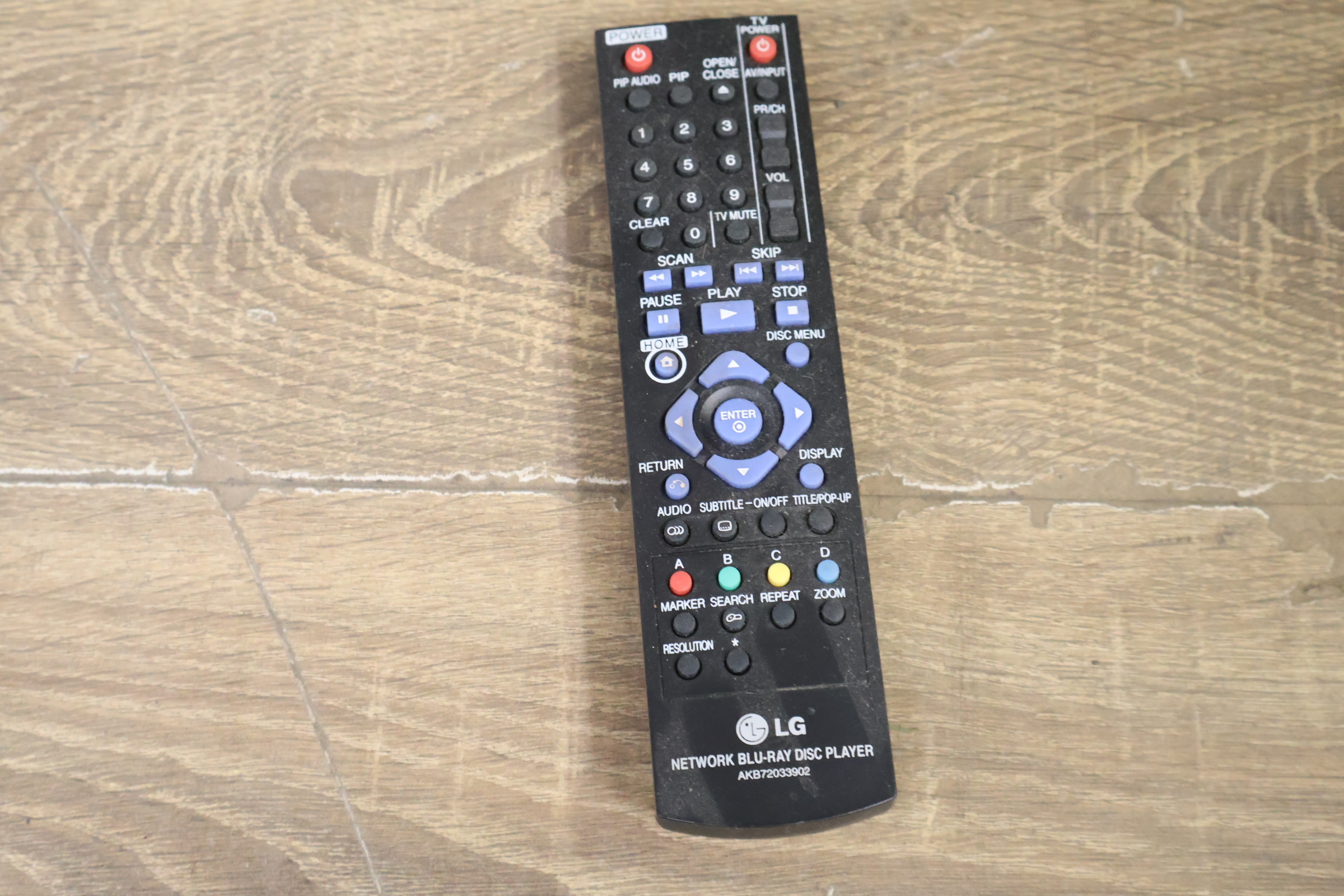 LG LCD televisie met afstandsbediening – foto 8 – kavel bij GSD Auctions, Zoeterwoude