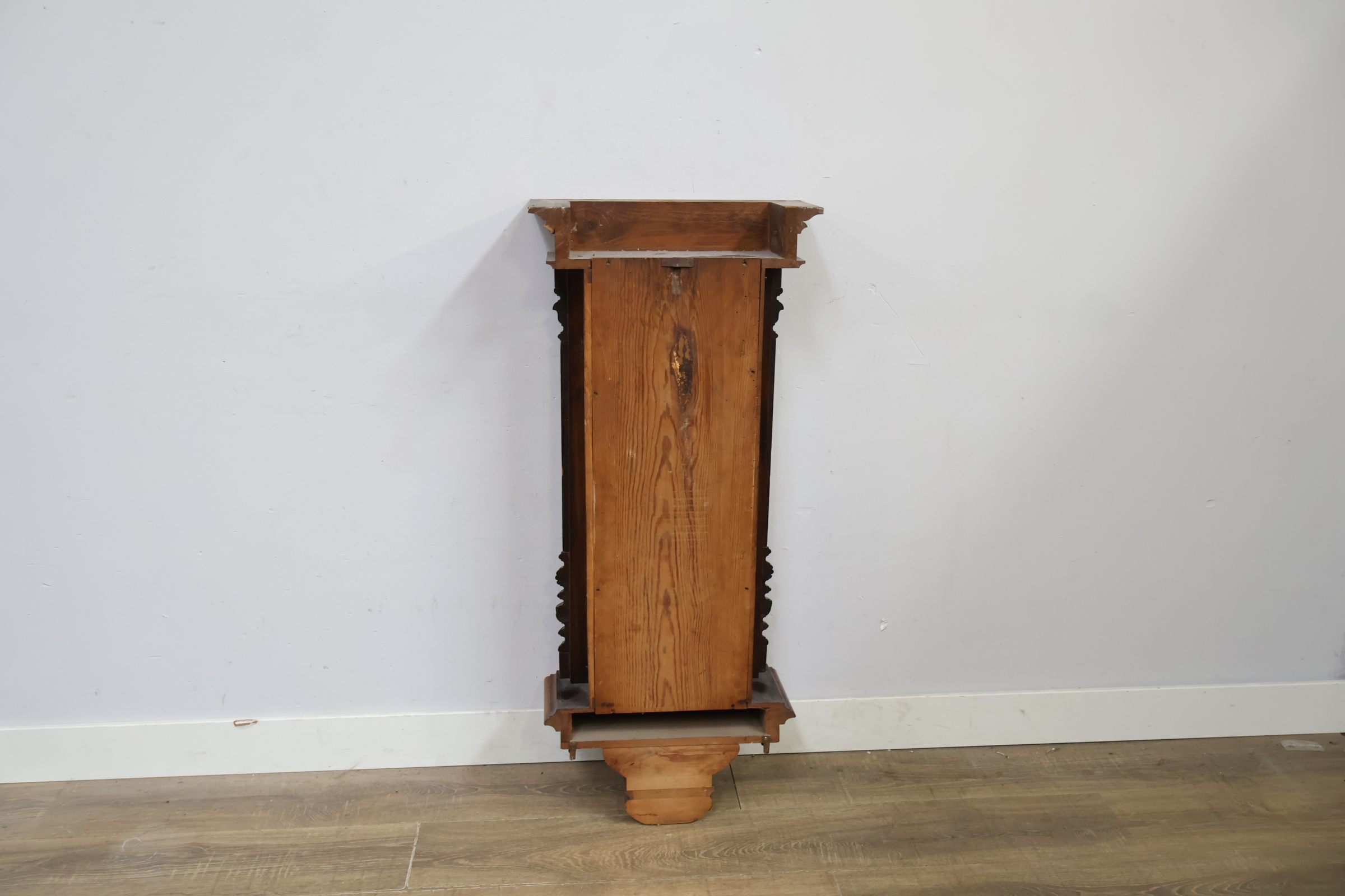 Houten pendule met slinger en gewichten – foto 3 – kavel bij GSD Auctions, Zoeterwoude
