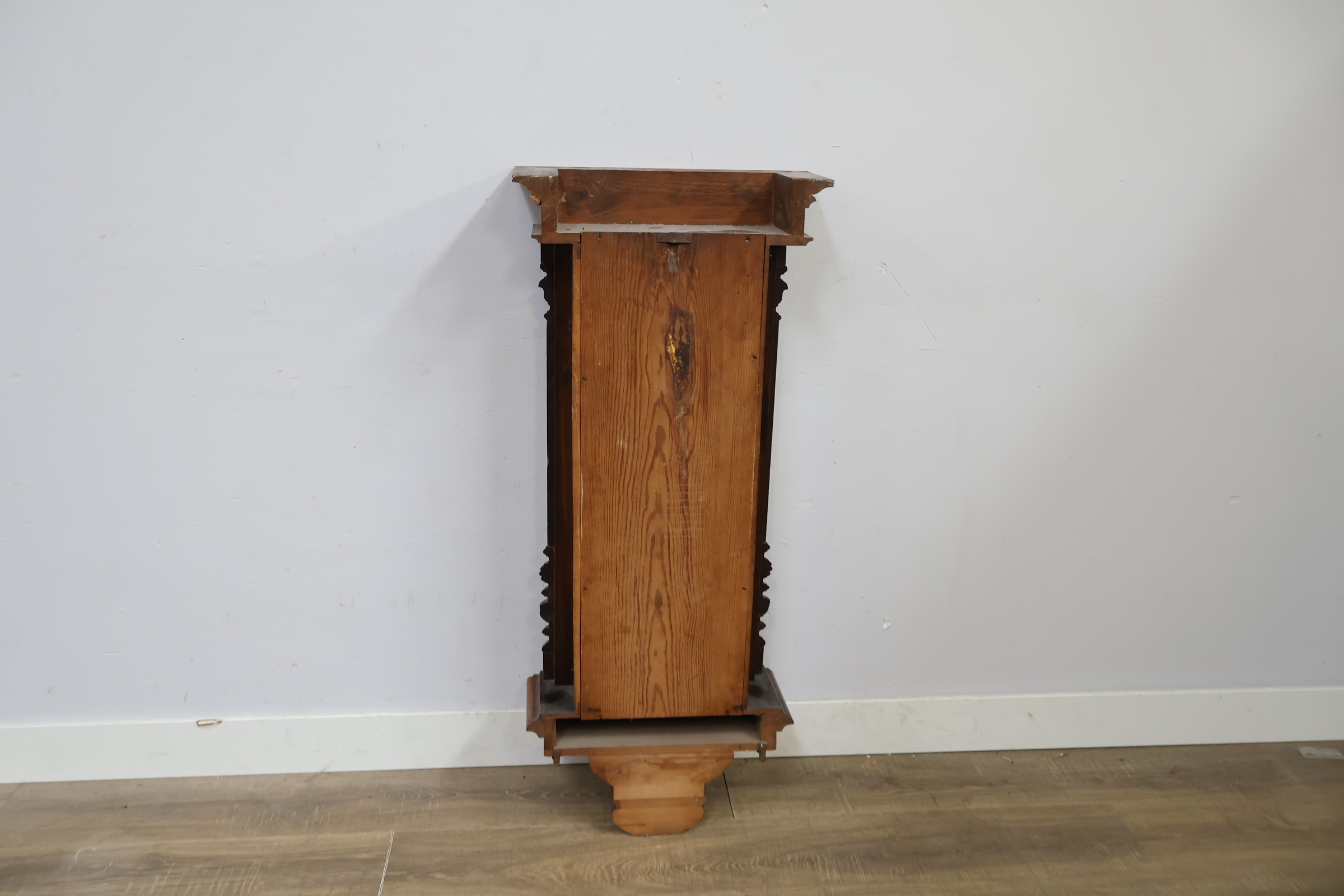 Houten pendule met slinger en gewichten – foto 4 – kavel bij GSD Auctions, Zoeterwoude