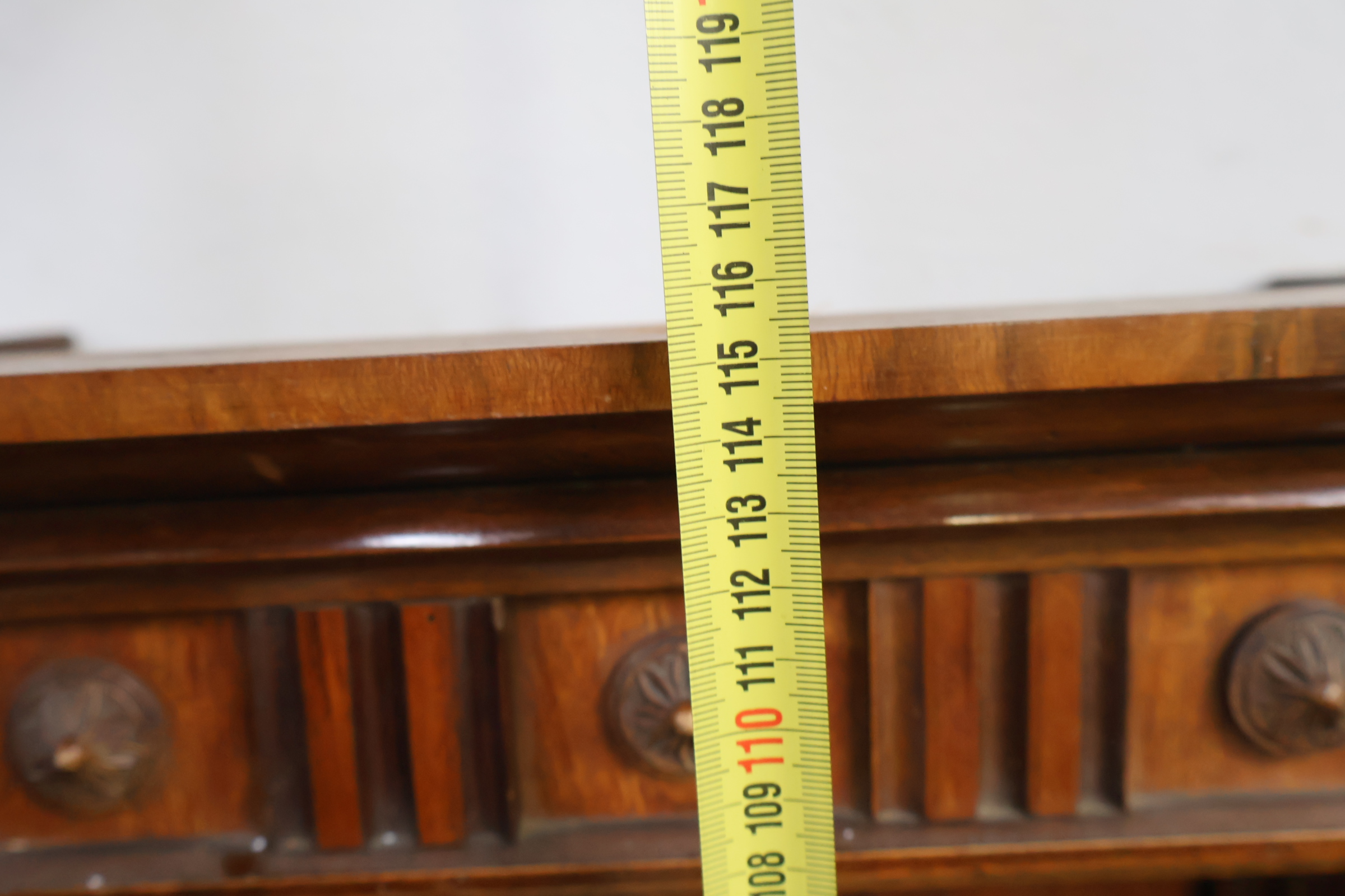 Houten pendule met slinger en gewichten – foto 9 – kavel bij GSD Auctions, Zoeterwoude