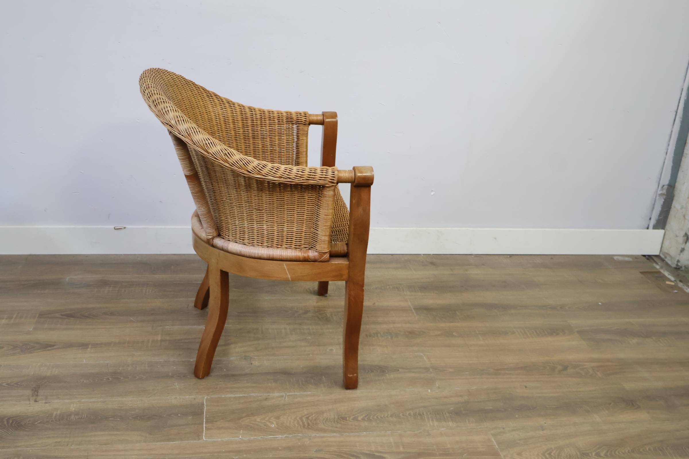 Rotan stoel met houten frame – foto 3 – kavel bij GSD Auctions, Zoeterwoude
