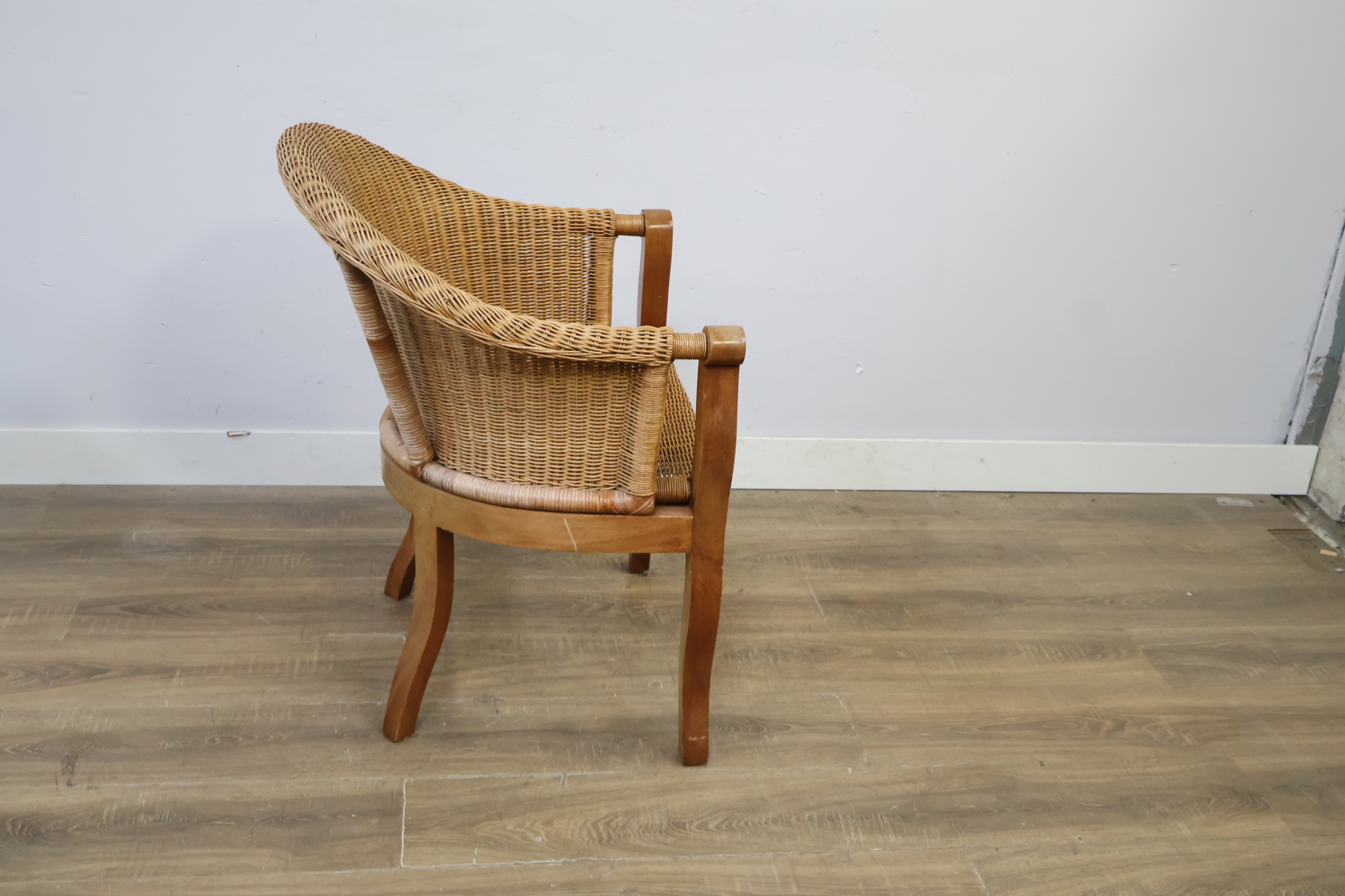Rotan stoel met houten frame – foto 4 – kavel bij GSD Auctions, Zoeterwoude