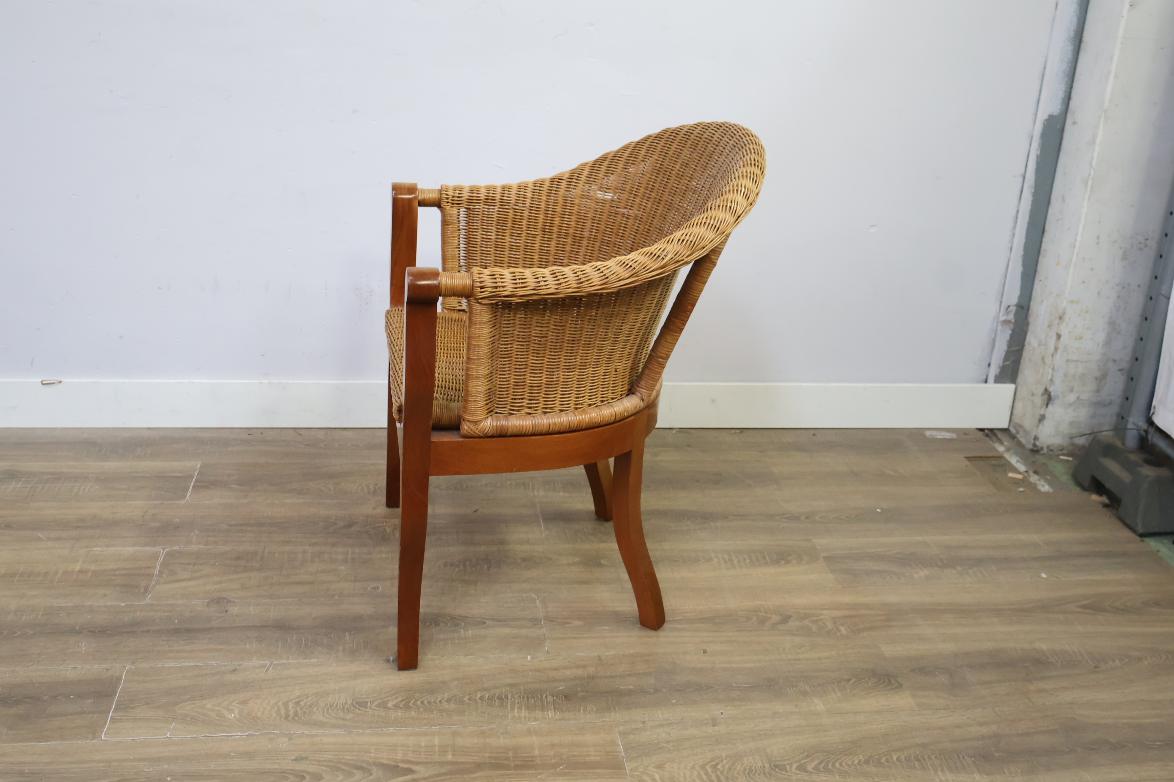 Rotan stoel met houten frame – foto 7 – kavel bij GSD Auctions, Zoeterwoude