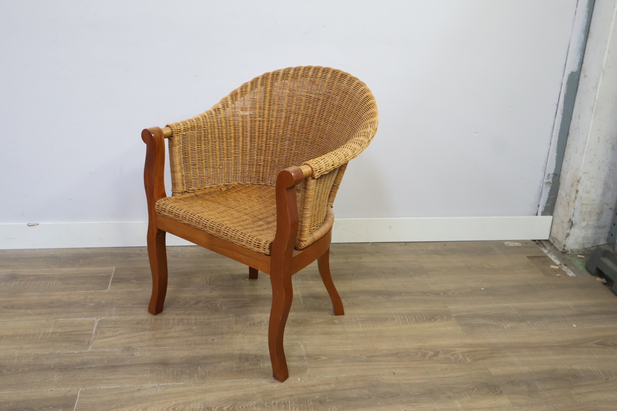 Rotan stoel met houten frame – foto 10 – kavel bij GSD Auctions, Zoeterwoude